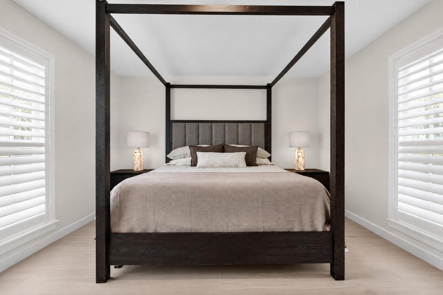 6-print-bedroom_plantation_shades