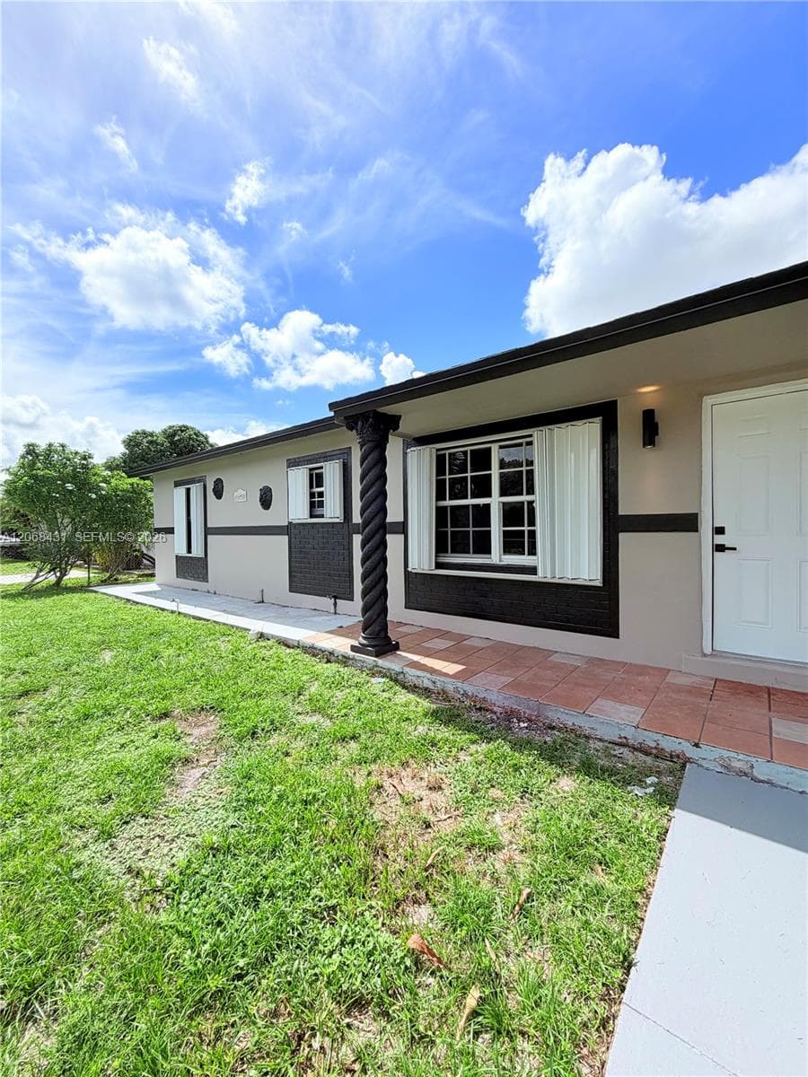 4492 NW 180th St photo 1