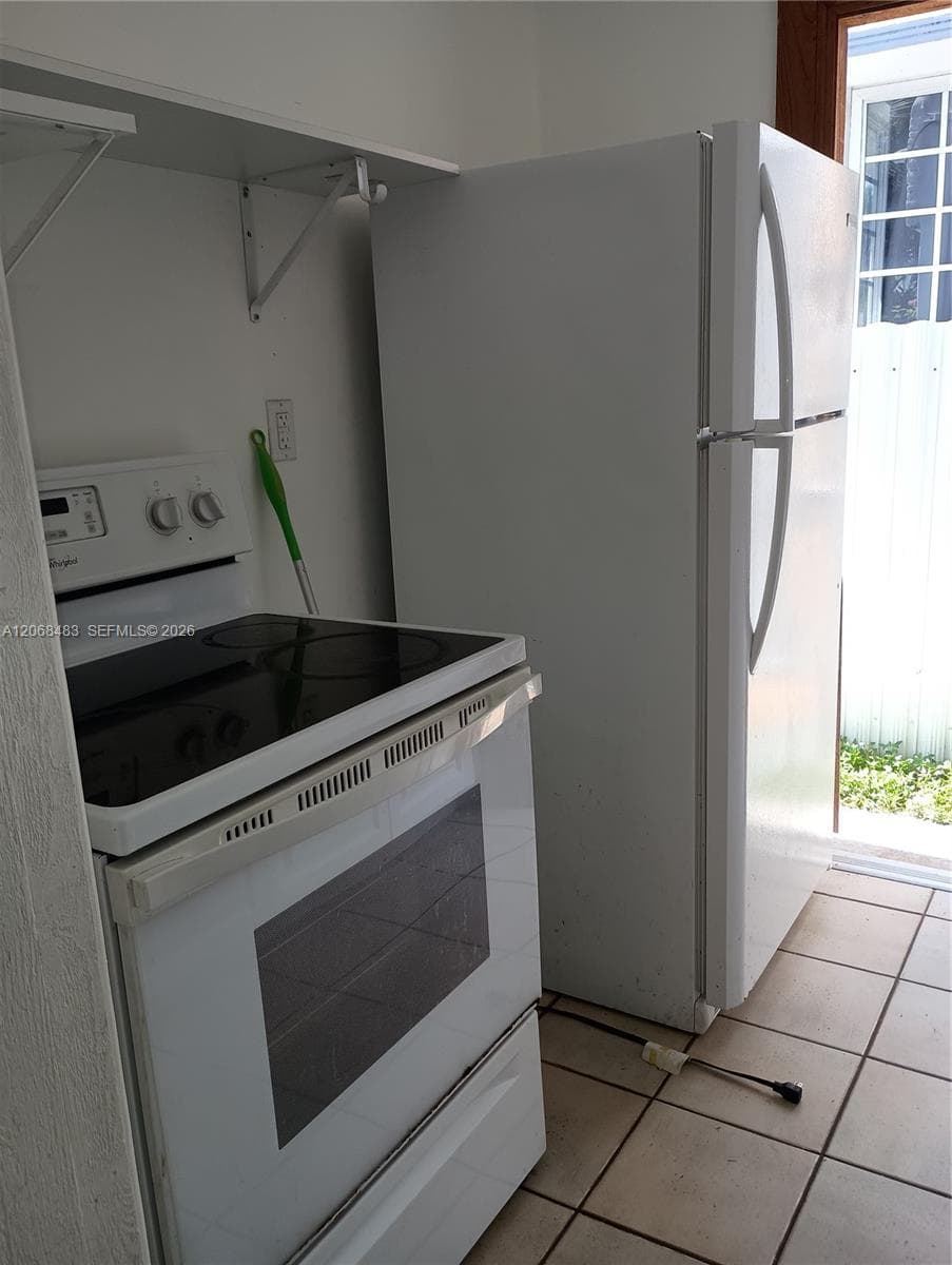 BEVERLY ARMS CONDO · #1 in Miami Beach - Photo 5