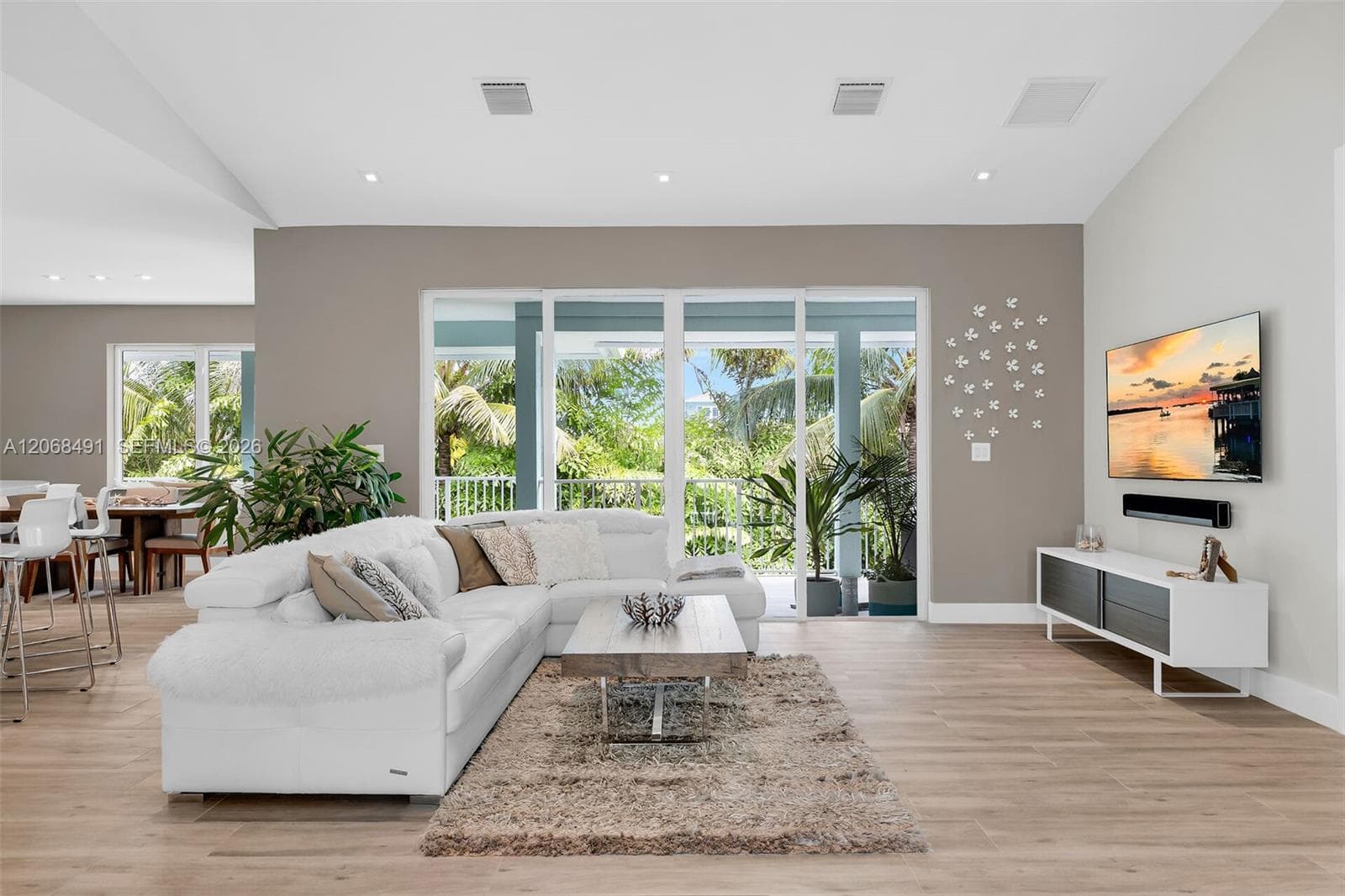 122 S Bahama Dr photo 13