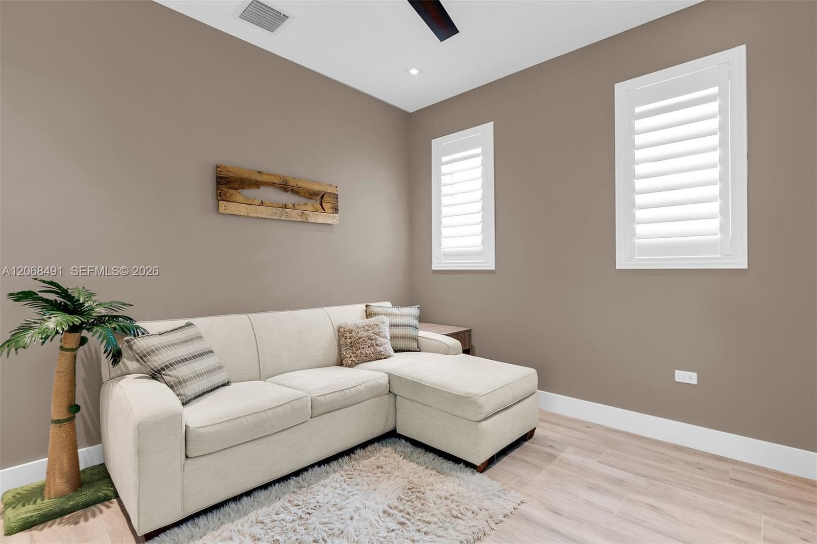 122 S Bahama Dr photo 24