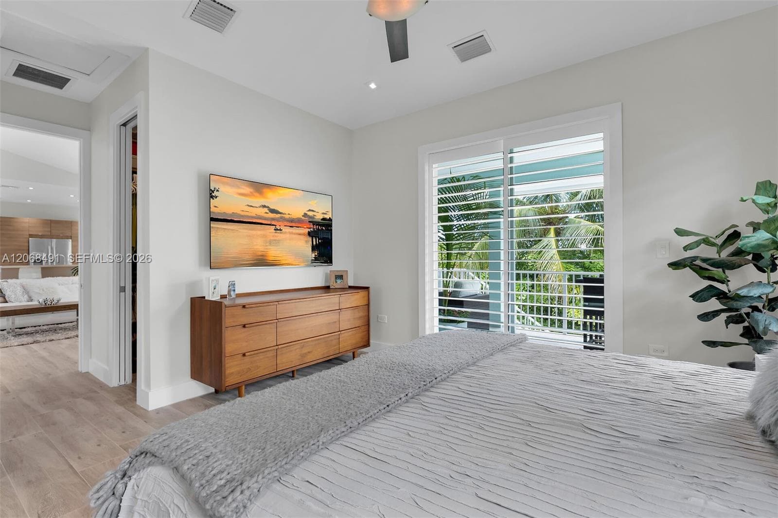122 S Bahama Dr photo 18