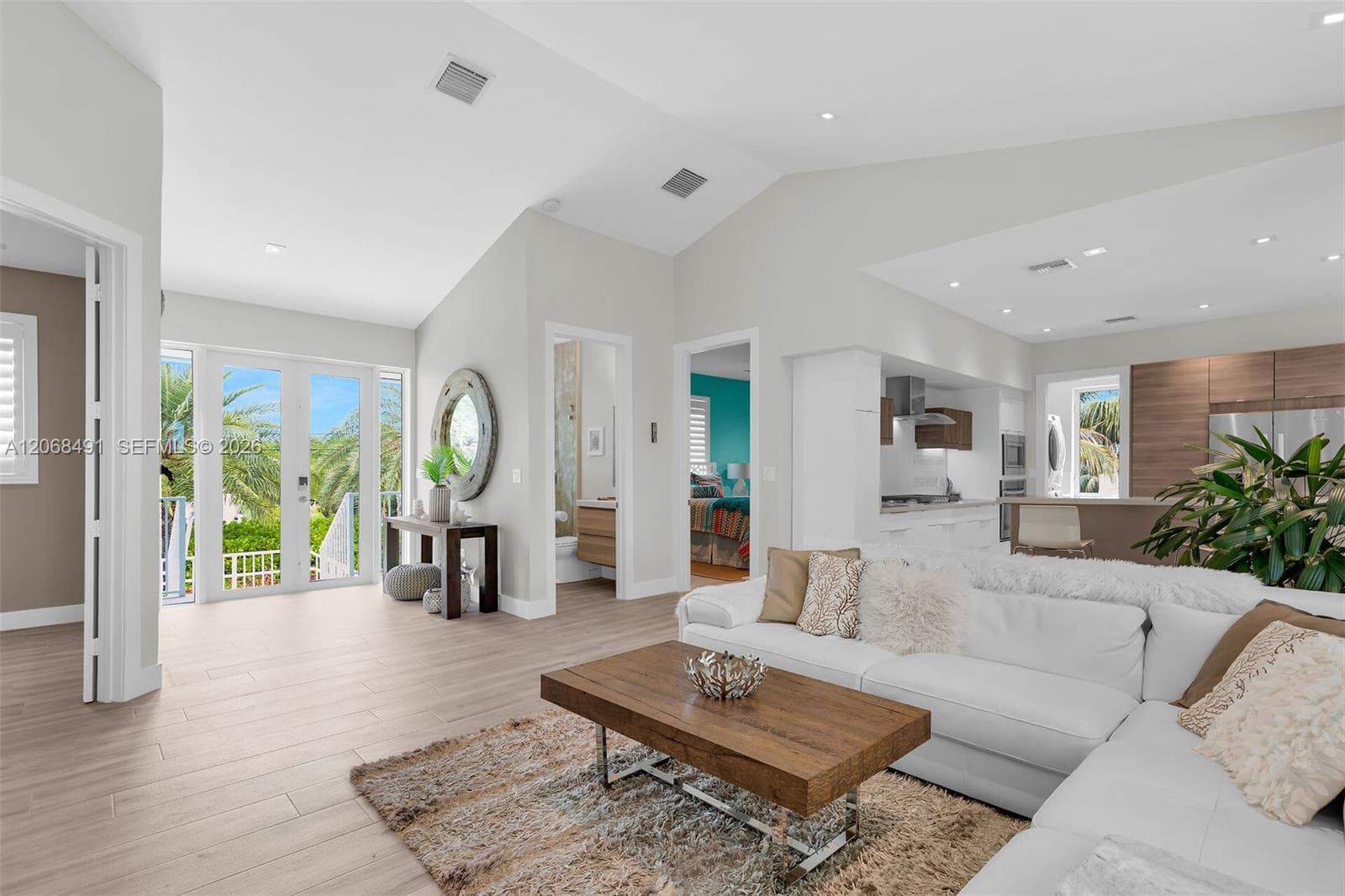 122 S Bahama Dr photo 15