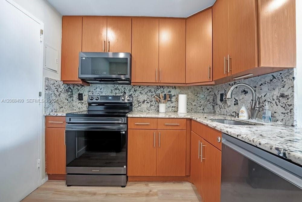 Ocean View Towers · #1116 in Hallandale Beach - Photo 7