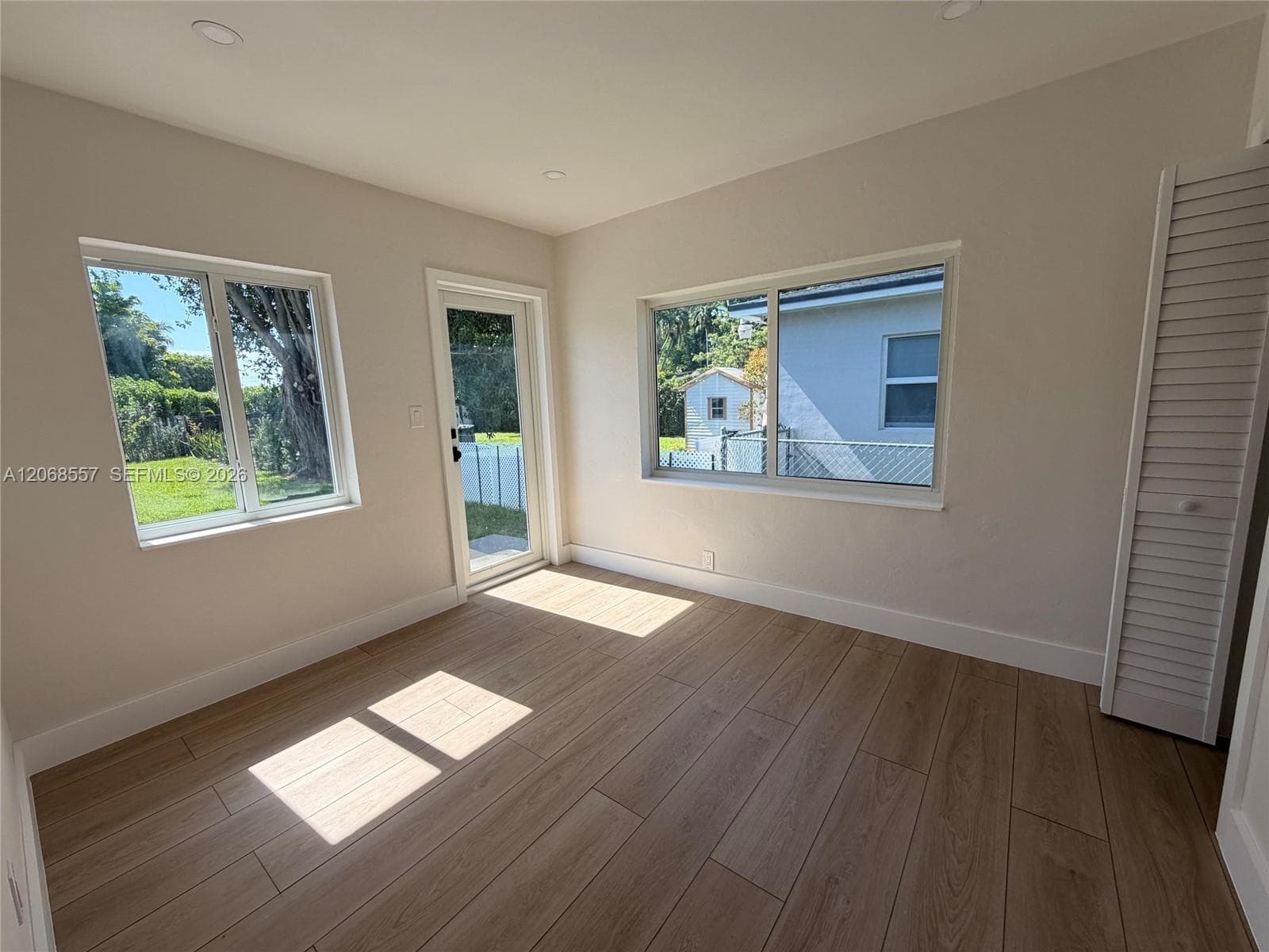 3rd Bedroom/Office/Den