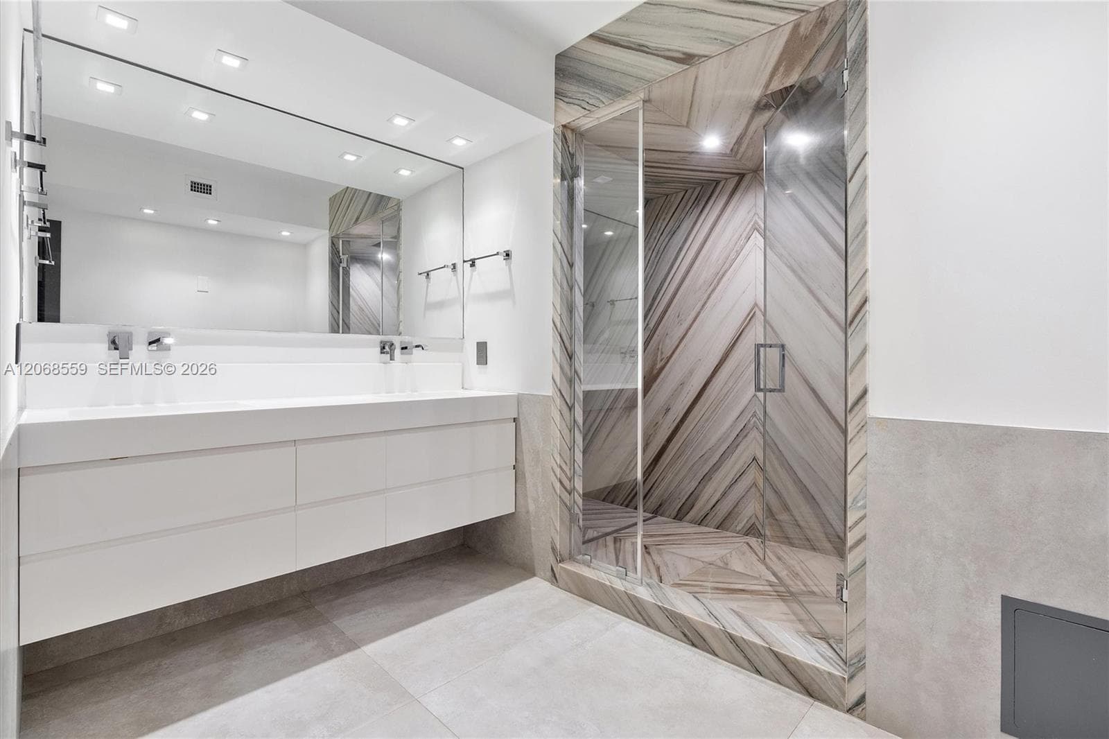 Bal Harbour 101 · #902 in Bal Harbour - Photo 37