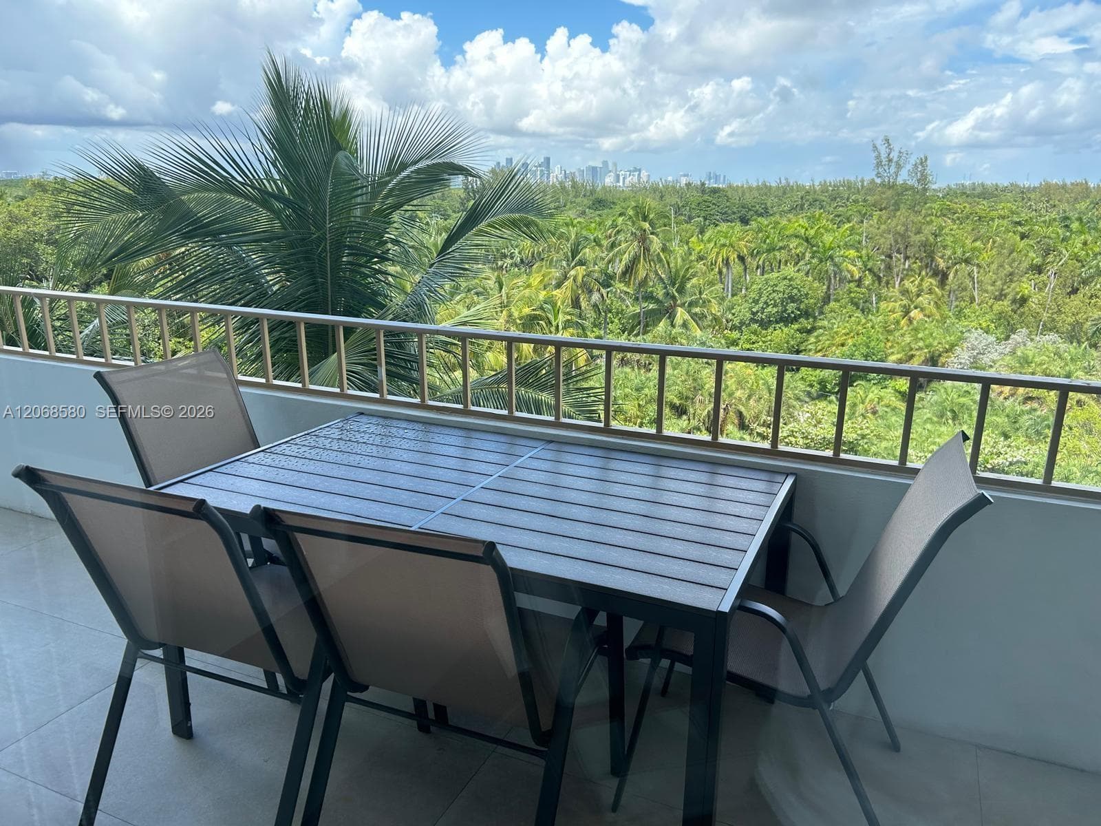 Commodore Club West · #702 in Key Biscayne - Photo 7