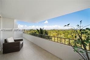 Commodore Club West · #702 in Key Biscayne - Photo 3