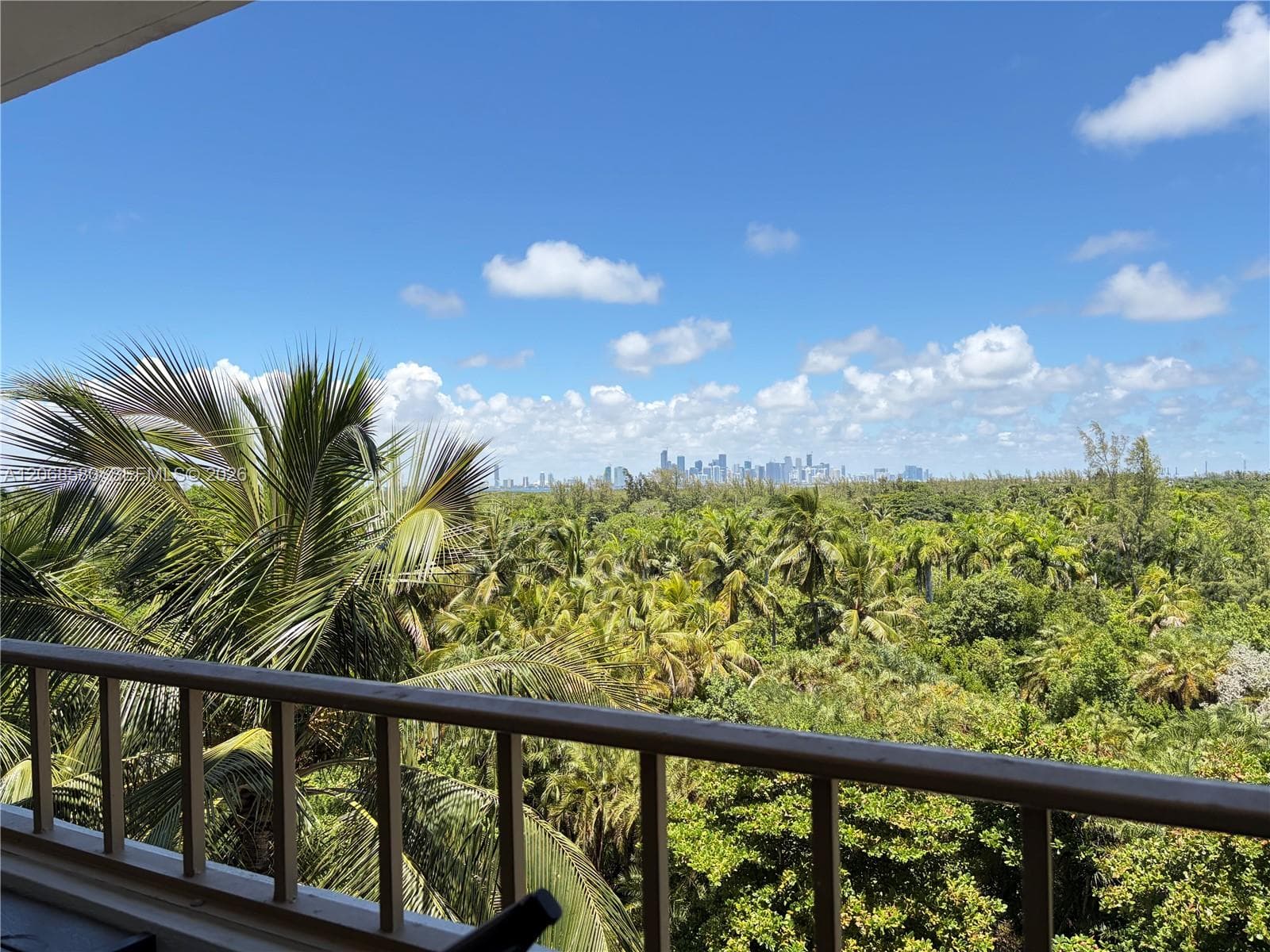 Commodore Club West · #702 in Key Biscayne - Photo 5