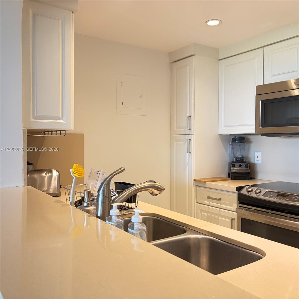 Commodore Club West · #702 in Key Biscayne - Photo 18
