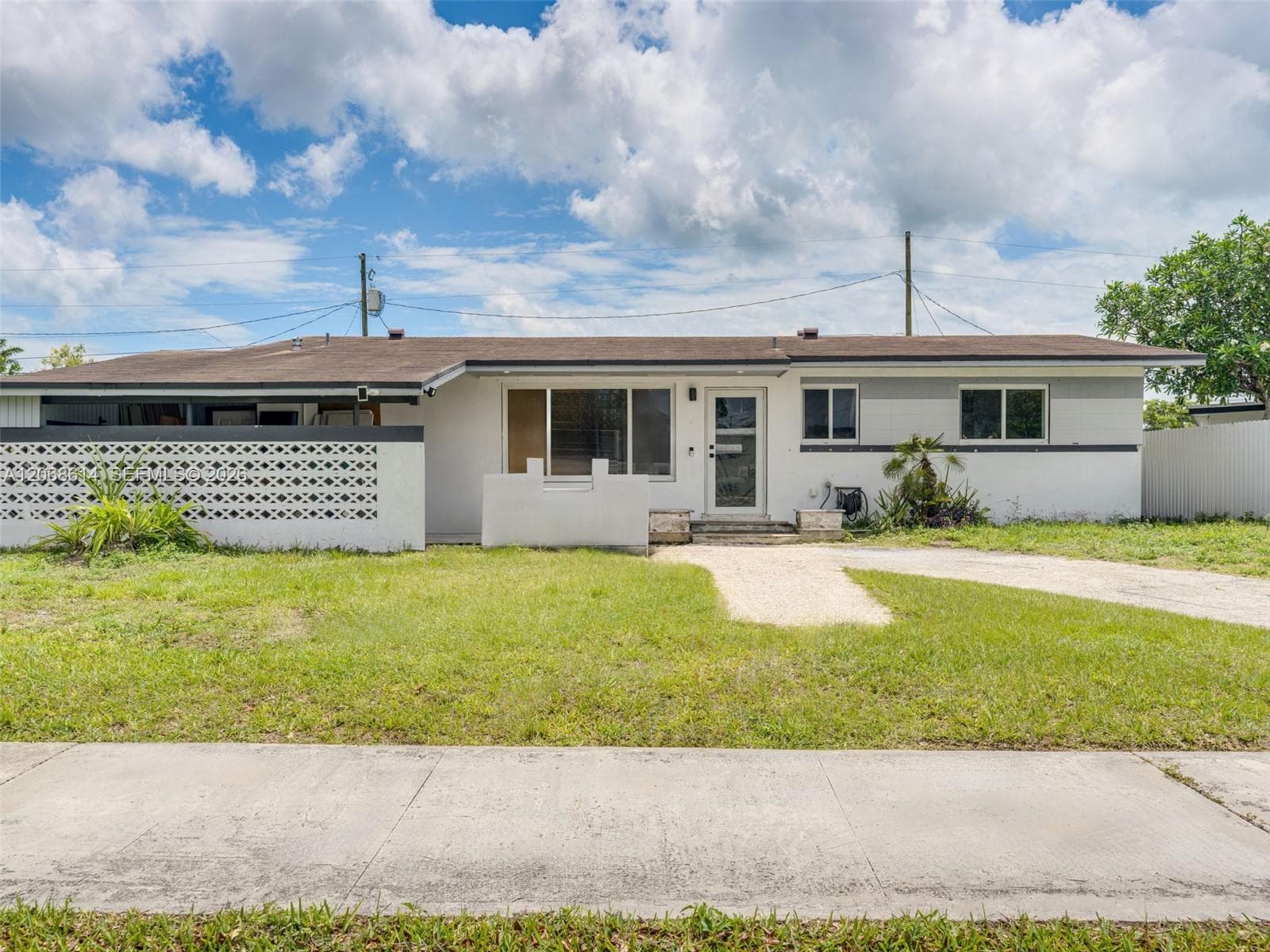 19931 Gulfstream Rd photo 2