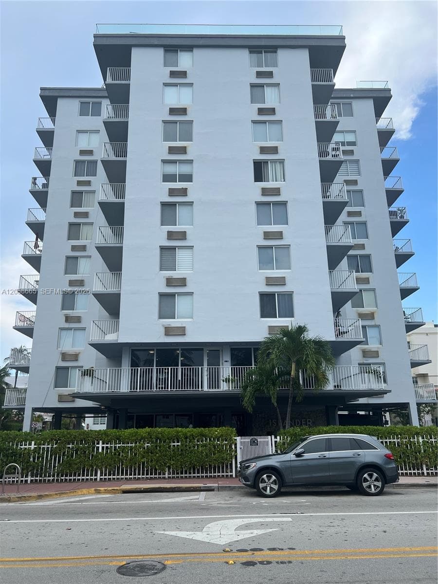 The Islander · #705 in Miami Beach - Photo 4