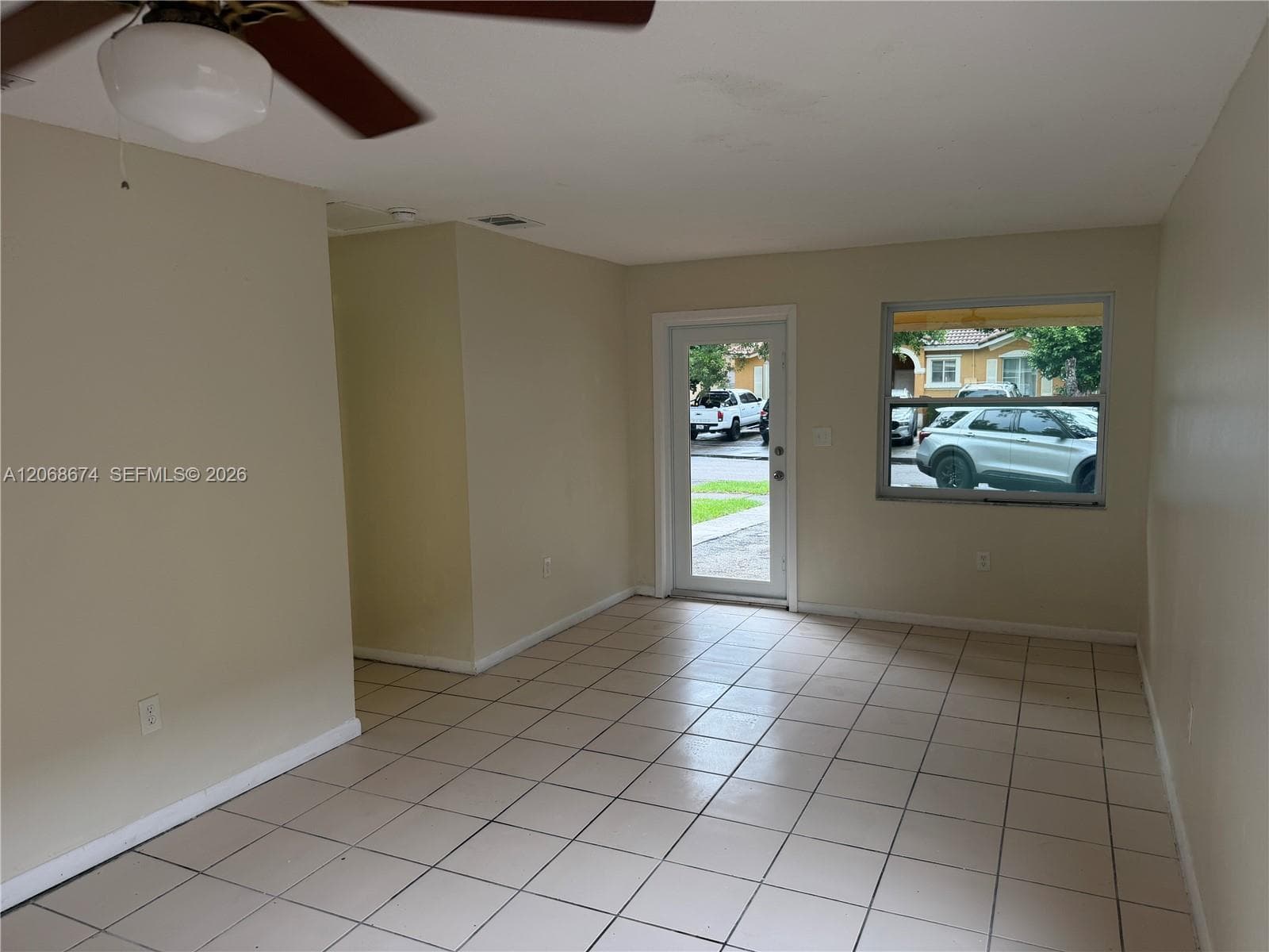 70 SW 14th Ter photo 2