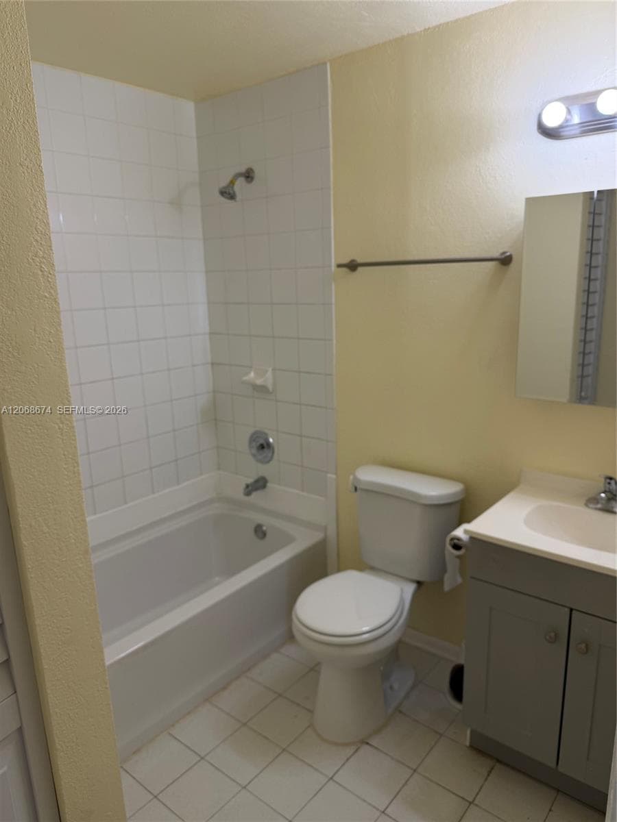 70 SW 14th Ter photo 6