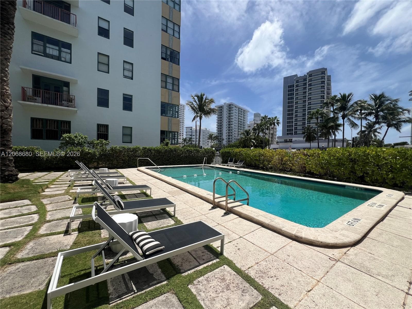 Helen Mar · #4D in Miami Beach - Photo 5