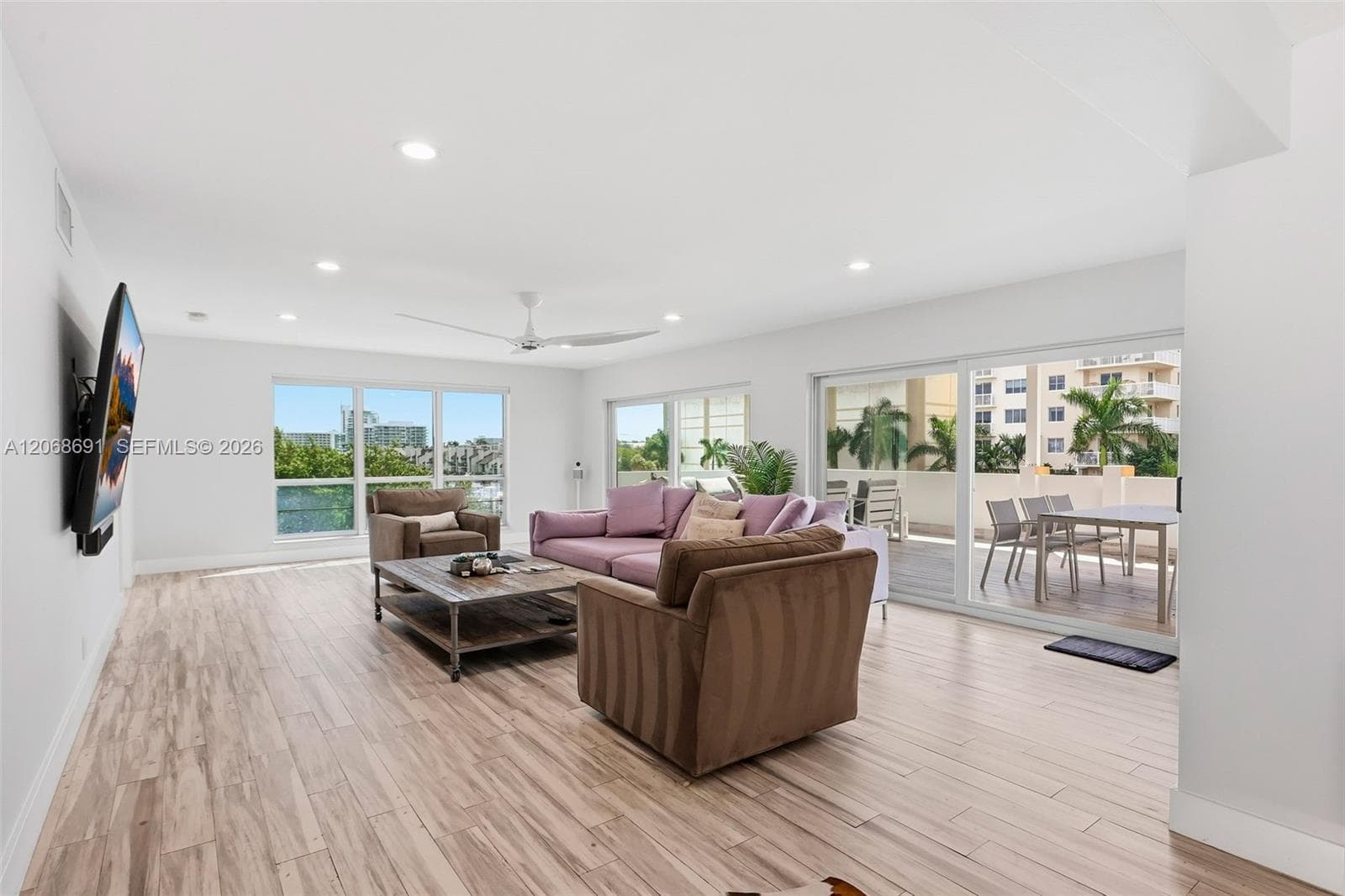 CARAVEL CONDO · #401 in Fort Lauderdale - Photo 3