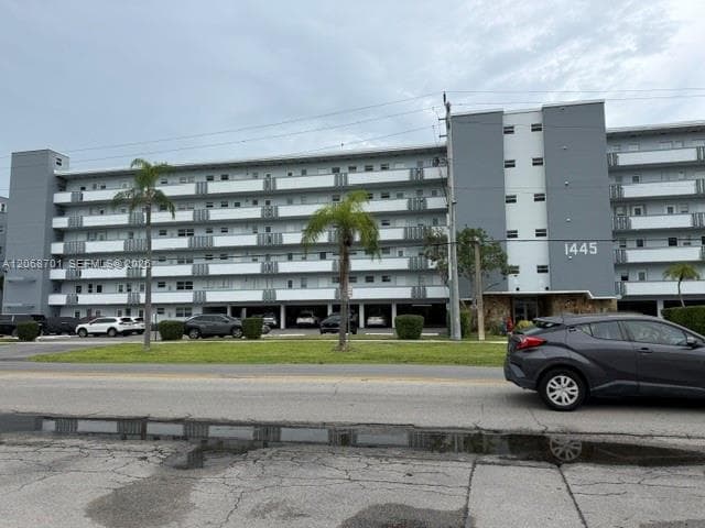 FAIRWAY ROYALE CONDO · #605 in Hallandale Beach - Photo 2