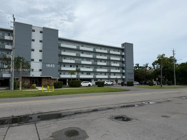 FAIRWAY ROYALE CONDO · #605 in Hallandale Beach - Photo 3