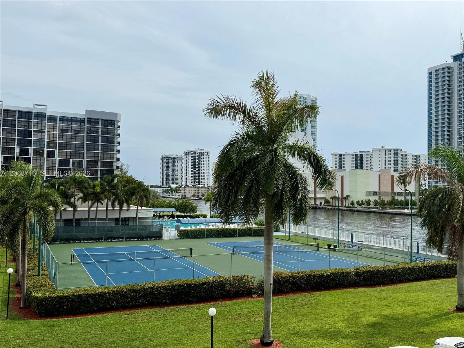 TOWERS OF OCEANVIEW EAST · #319 in Hallandale Beach - Photo 31