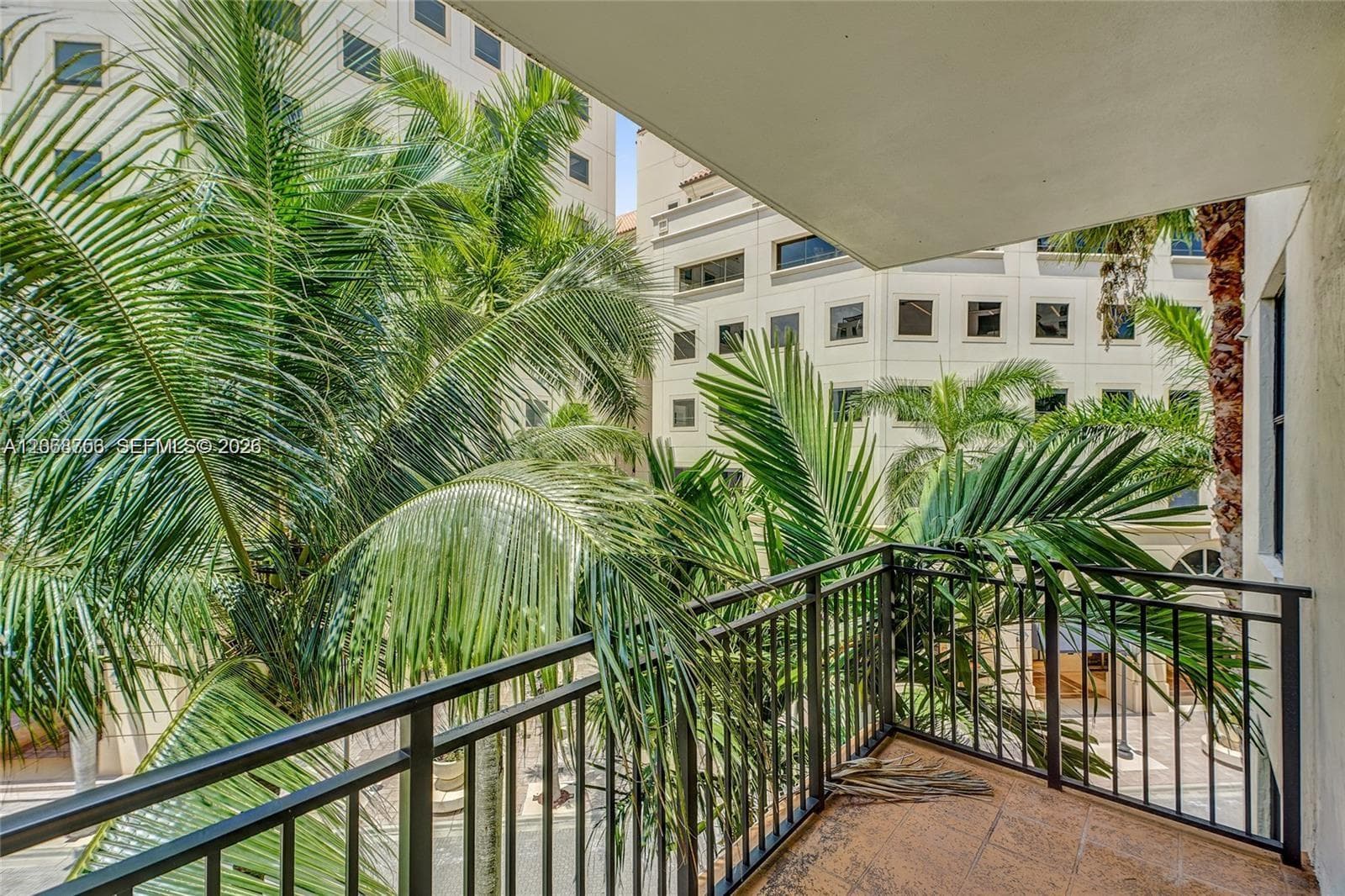 PUERTA DE PALMAS CONDO · #304 in Coral Gables - Photo 3