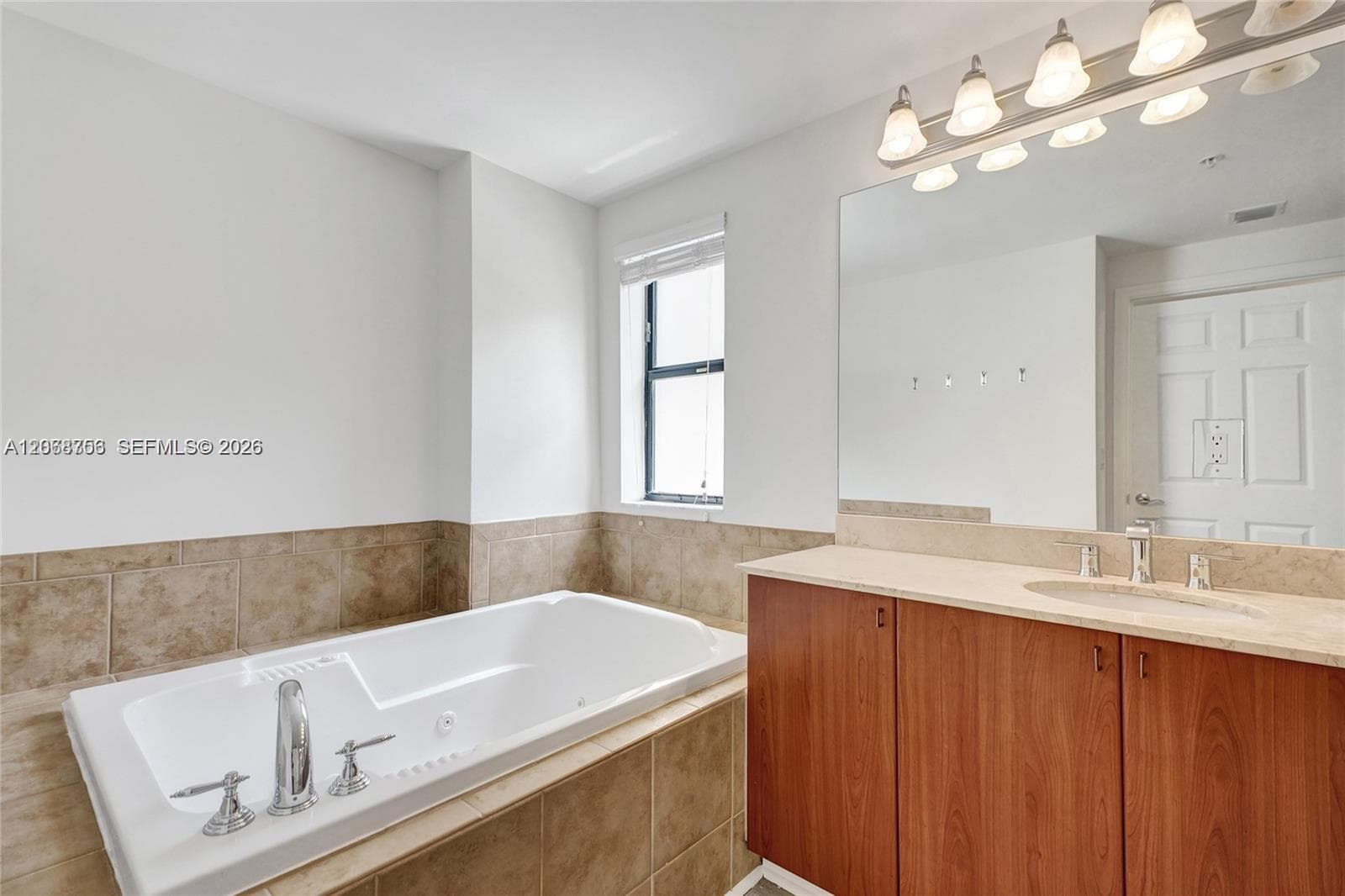 PUERTA DE PALMAS CONDO · #304 in Coral Gables - Photo 11