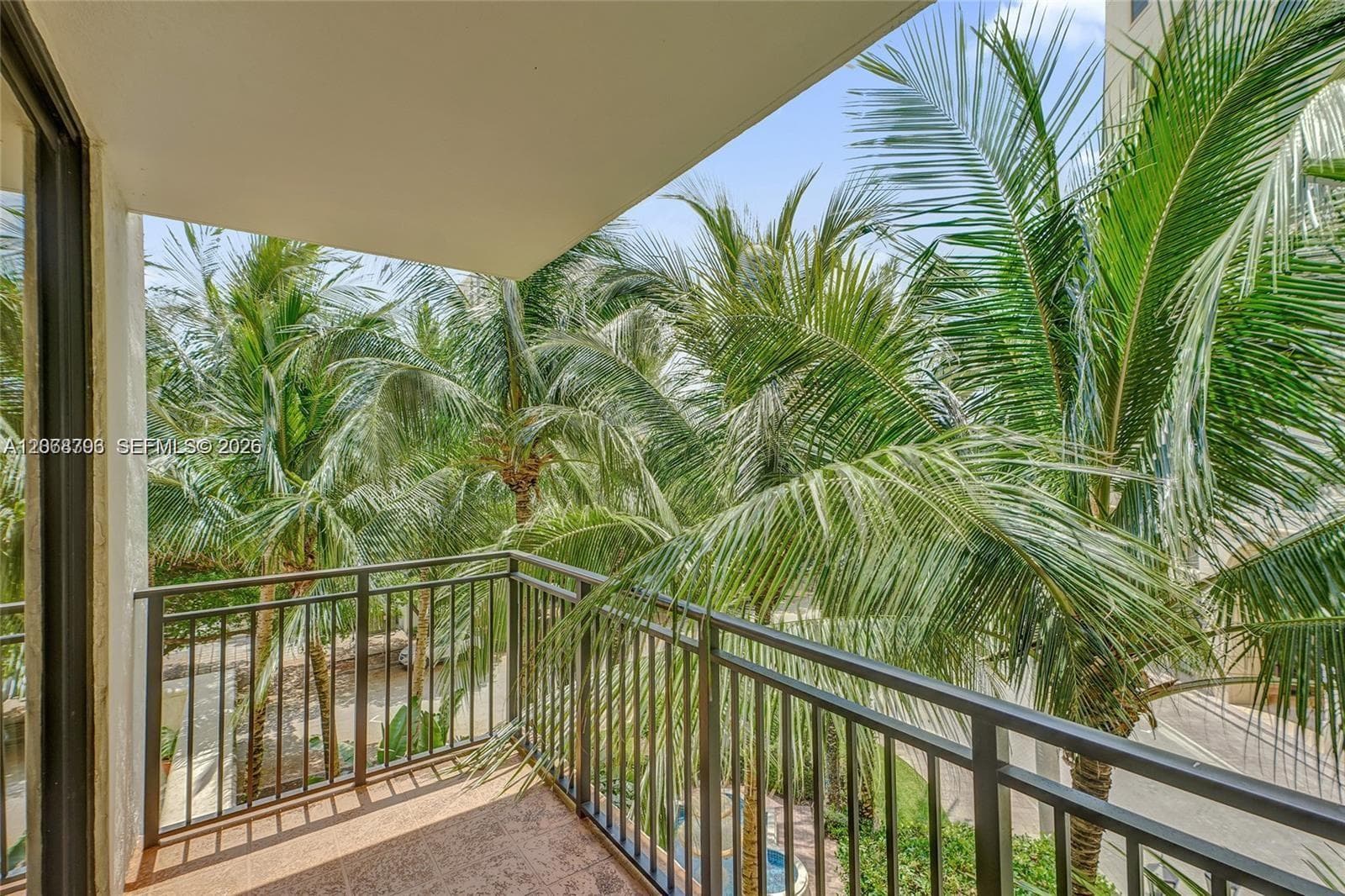 PUERTA DE PALMAS CONDO · #304 in Coral Gables - Photo 4