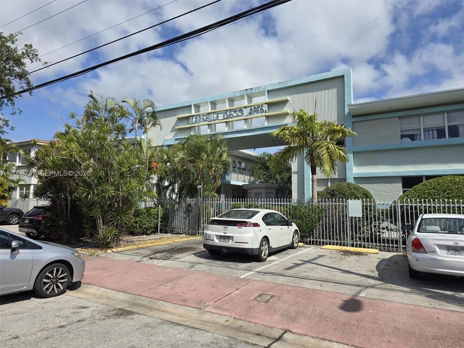 MARSEILLES DECO CONDO · #21 in Miami Beach - Photo 1