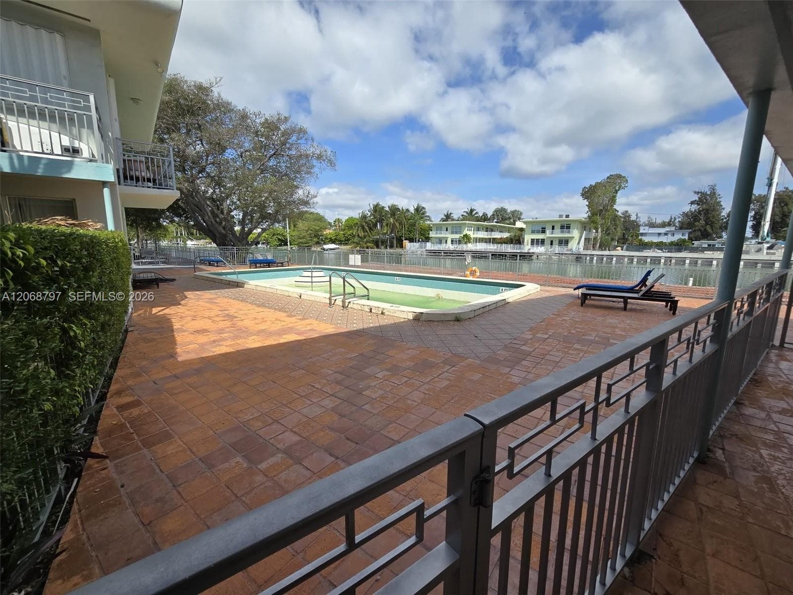 MARSEILLES DECO CONDO · #21 in Miami Beach - Photo 4