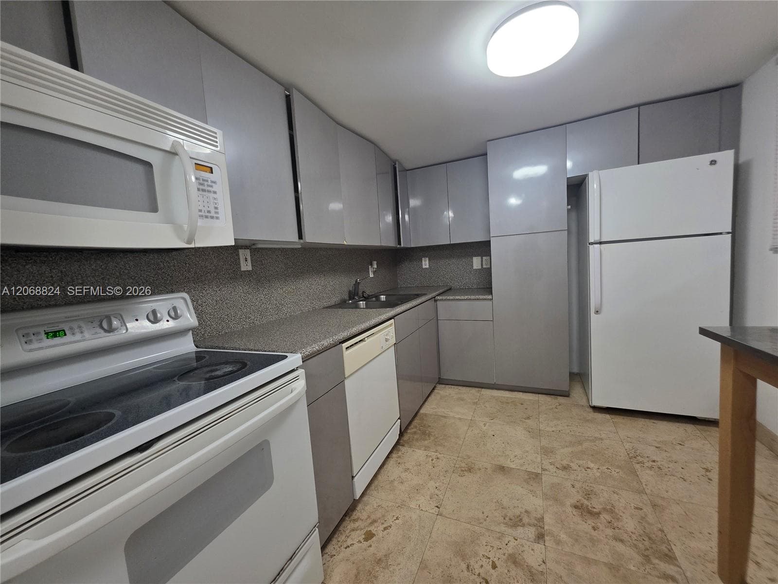 SURFSIDE PALMS CONDO · #306 in Surfside - Photo 3