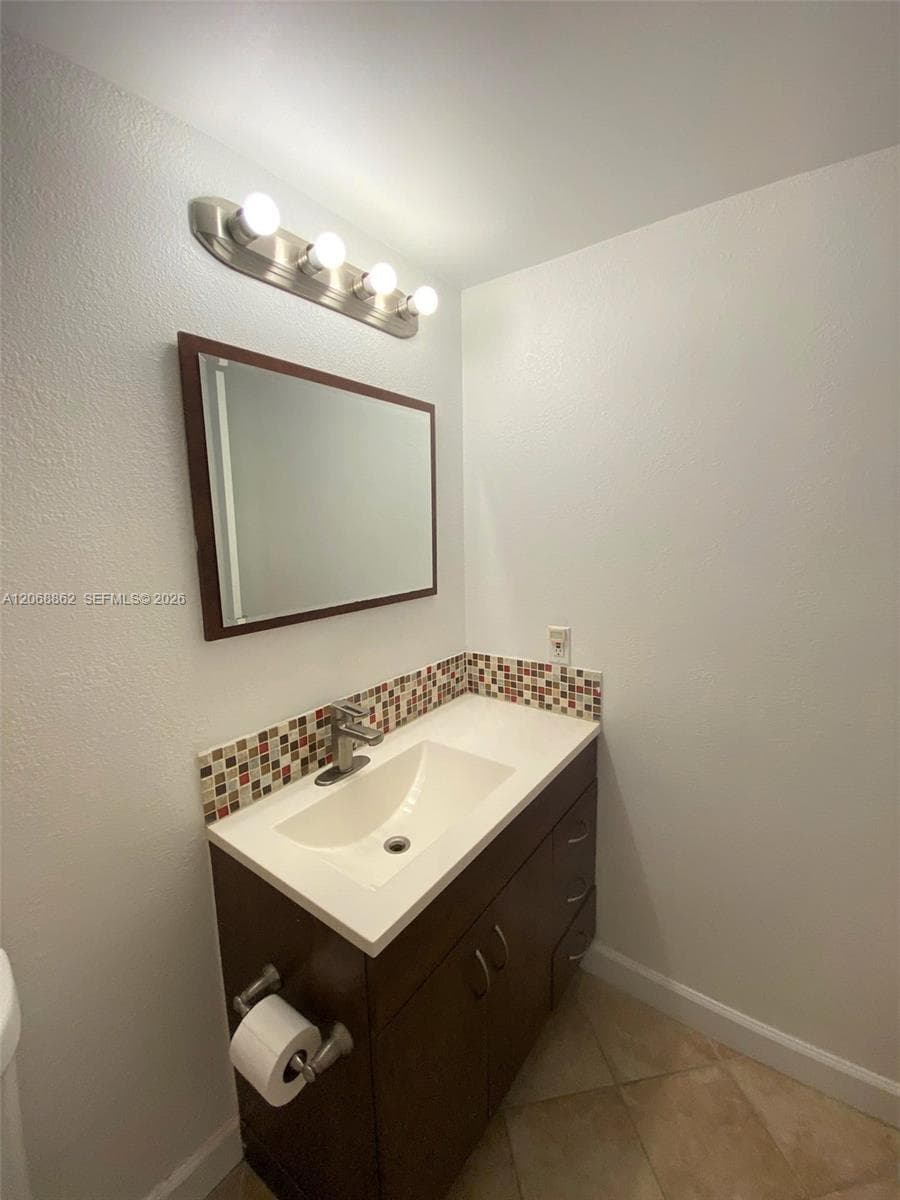 Watergate 5 Condo · #405 in Hollywood - Photo 14