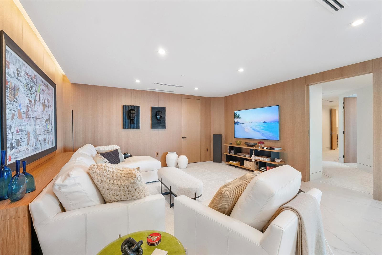 THE WHITE OAK LIVING ROOM