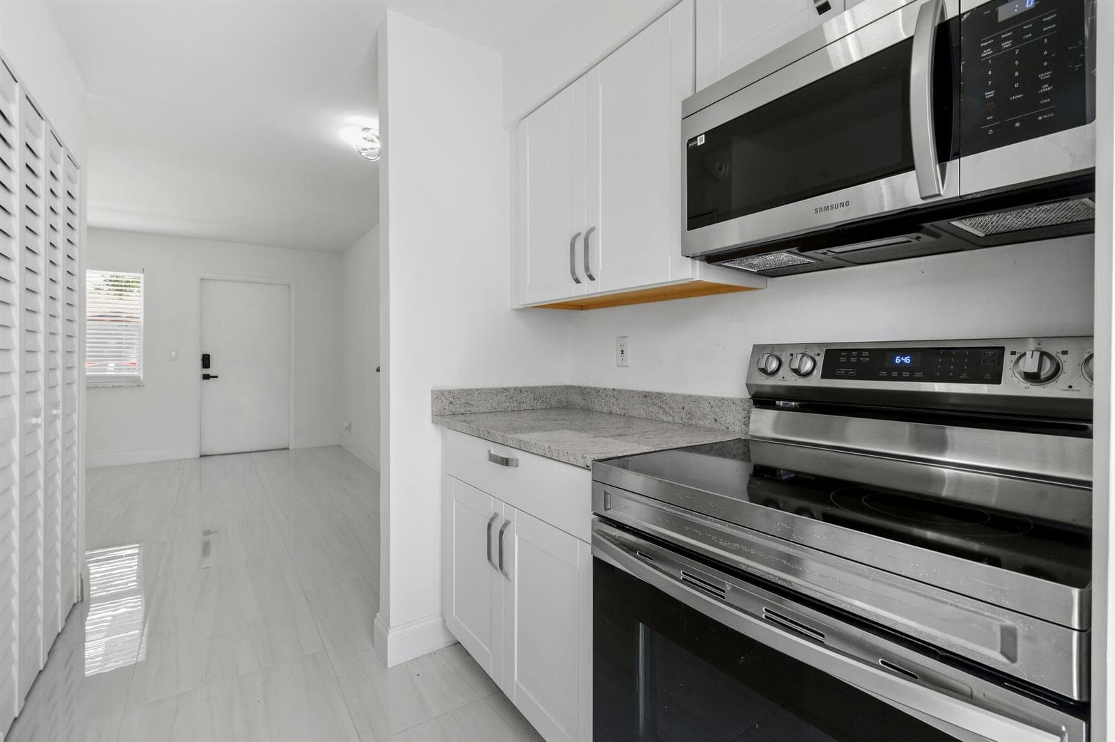 968W9thSt,UnitB2(14)