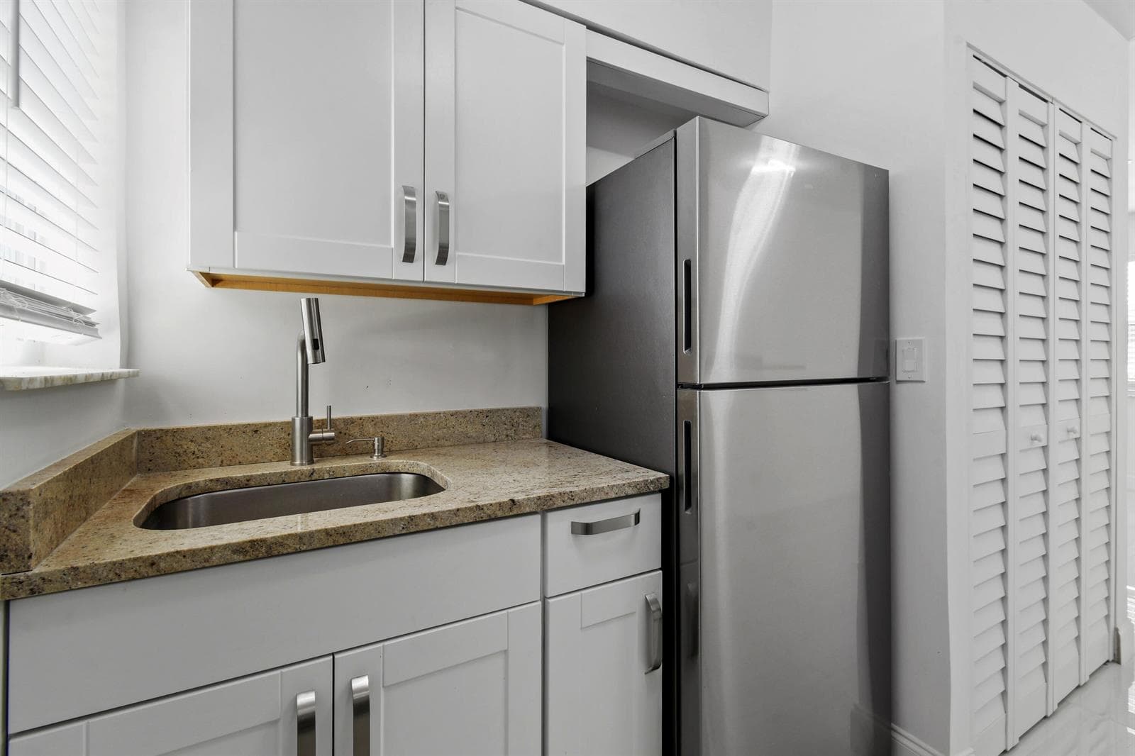 968W9thSt,UnitB2(13)