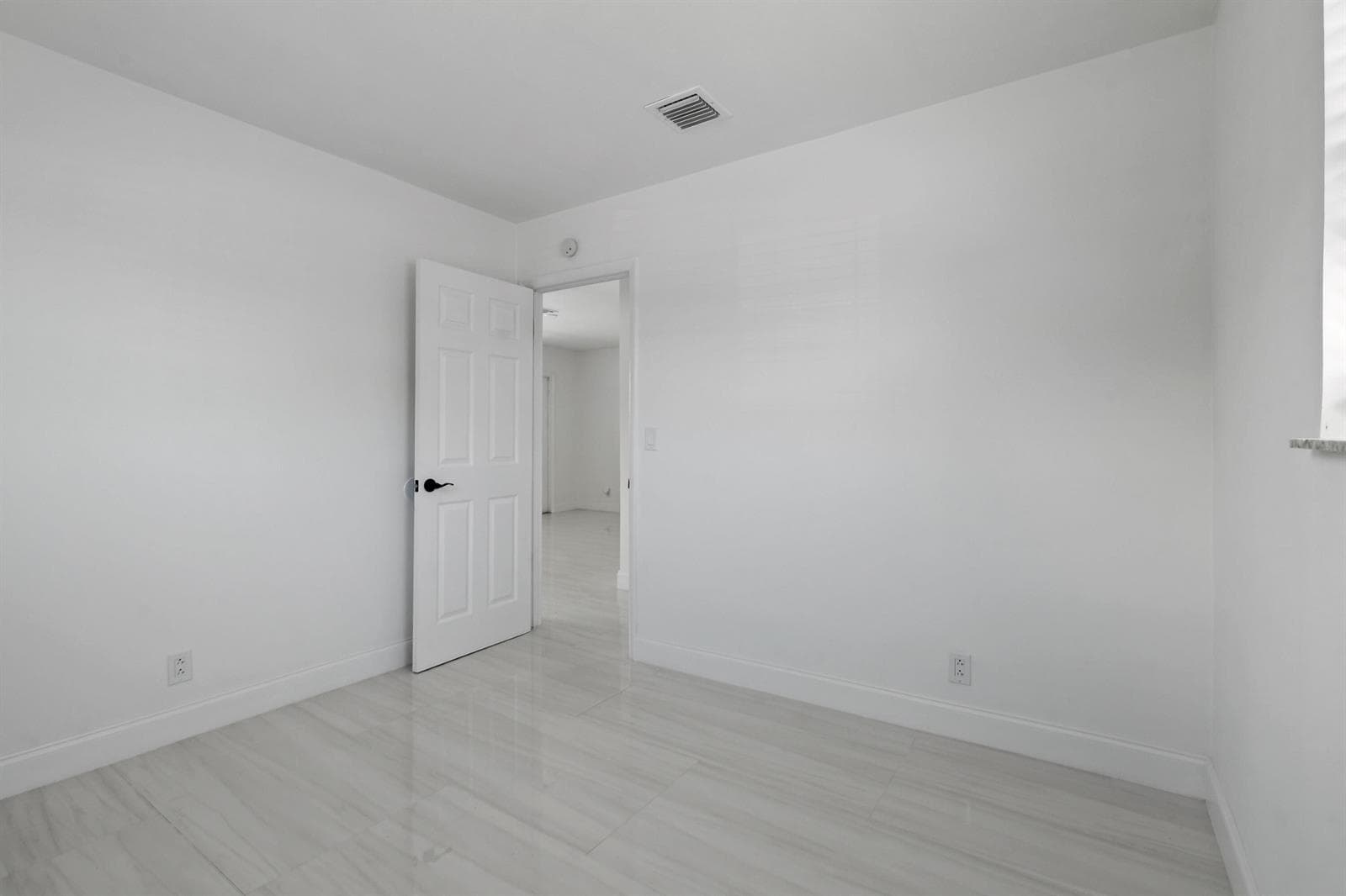 968W9thSt,UnitB2(21)