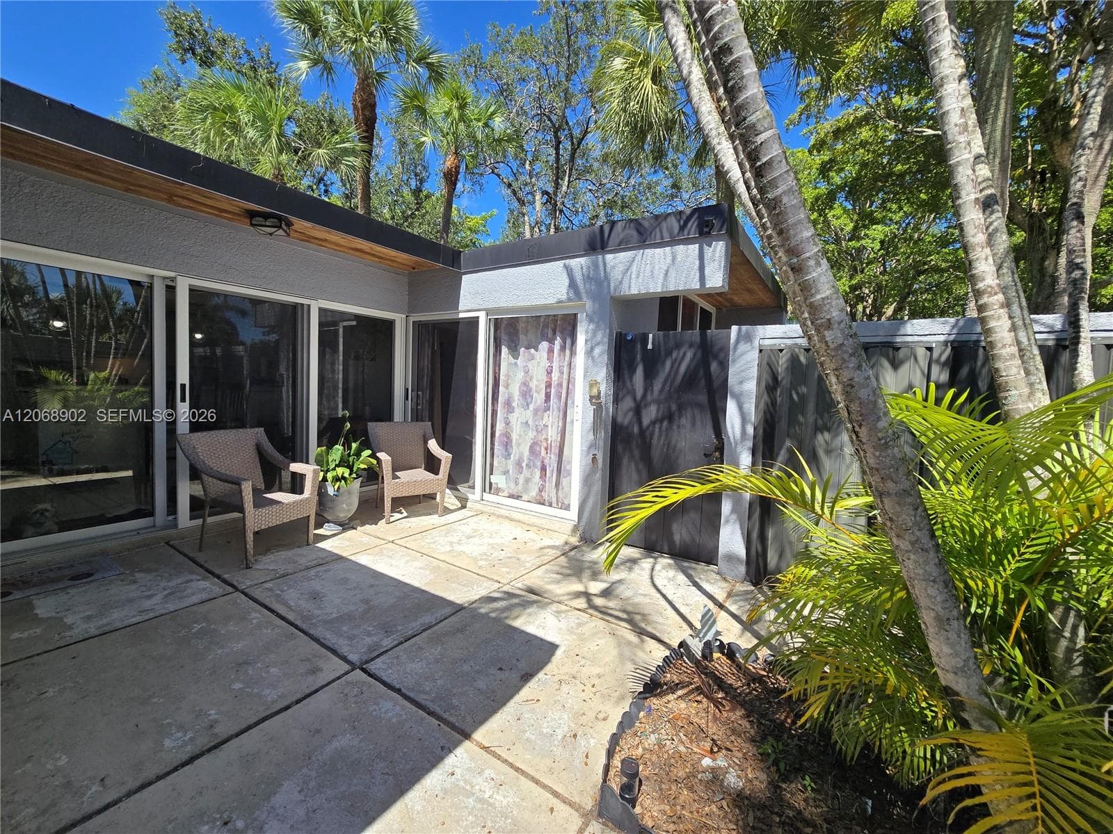 16330 Oak Walk photo 2