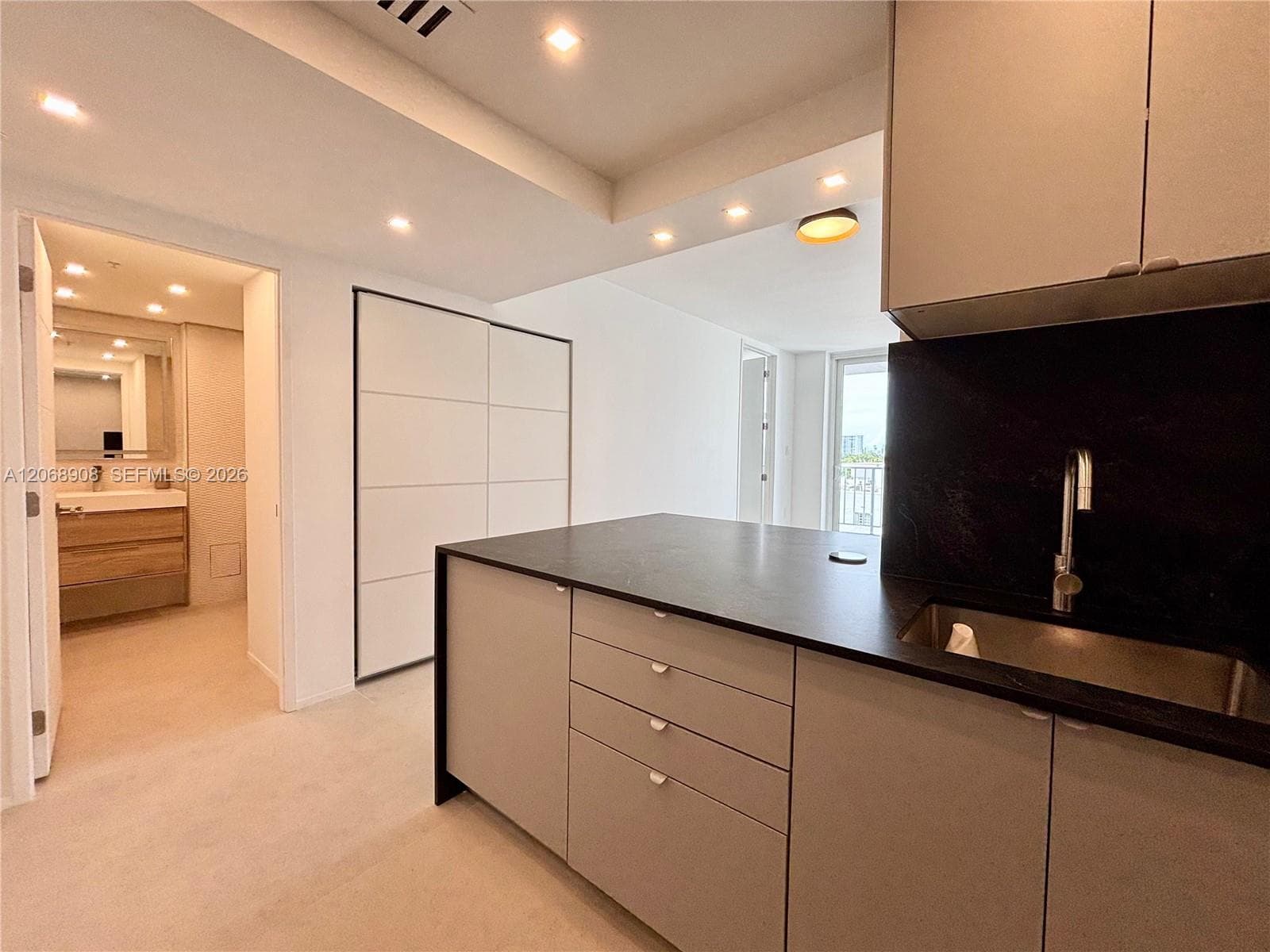CLEARVIEW TOWERS CONDO · #604 in Miami Beach - Photo 2
