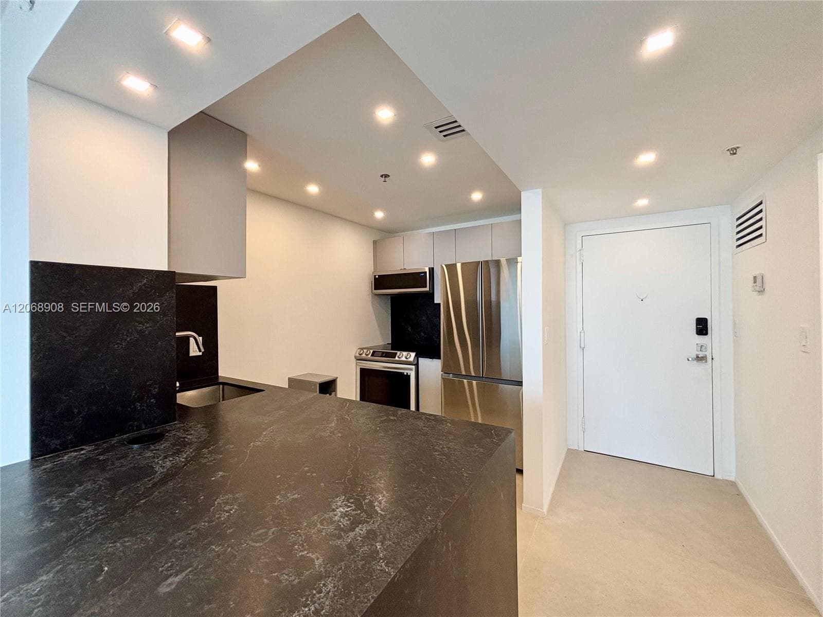 CLEARVIEW TOWERS CONDO · #604 in Miami Beach - Photo 6