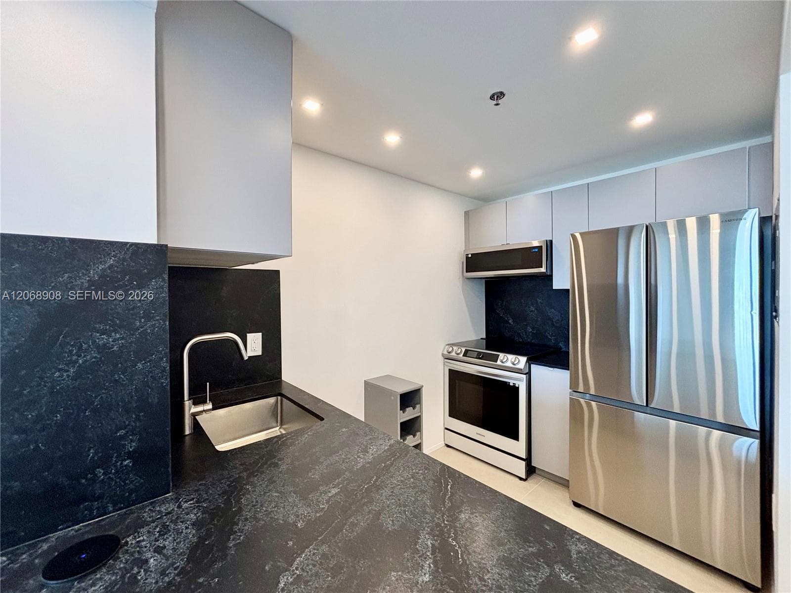 CLEARVIEW TOWERS CONDO · #604 in Miami Beach - Photo 7