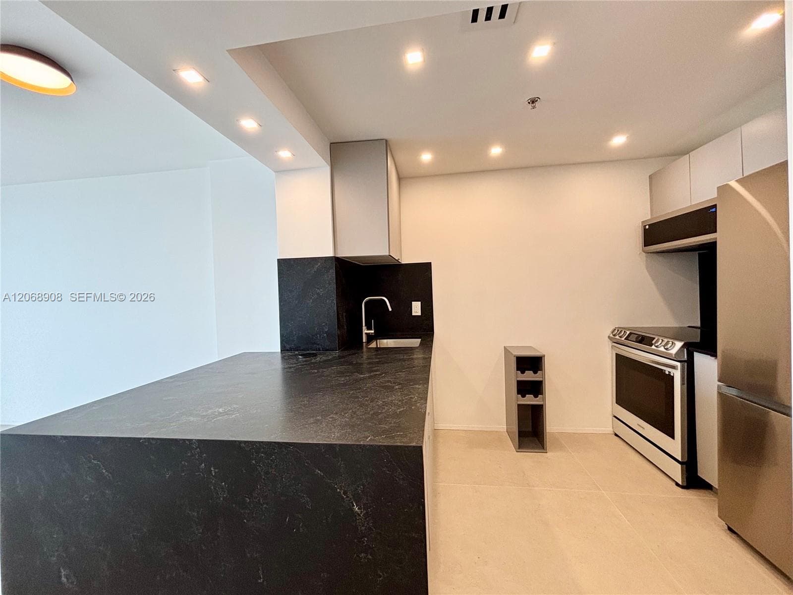 CLEARVIEW TOWERS CONDO · #604 in Miami Beach - Photo 3