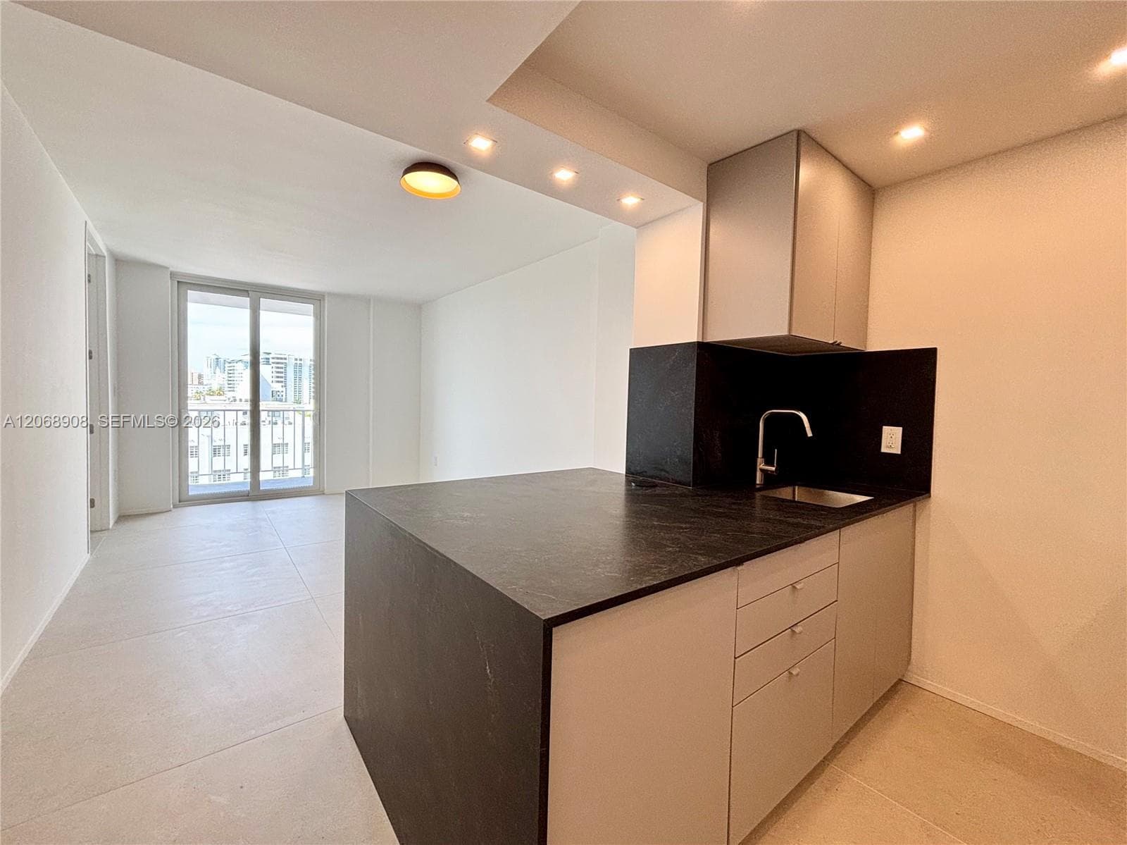 CLEARVIEW TOWERS CONDO · #604 in Miami Beach - Photo 1