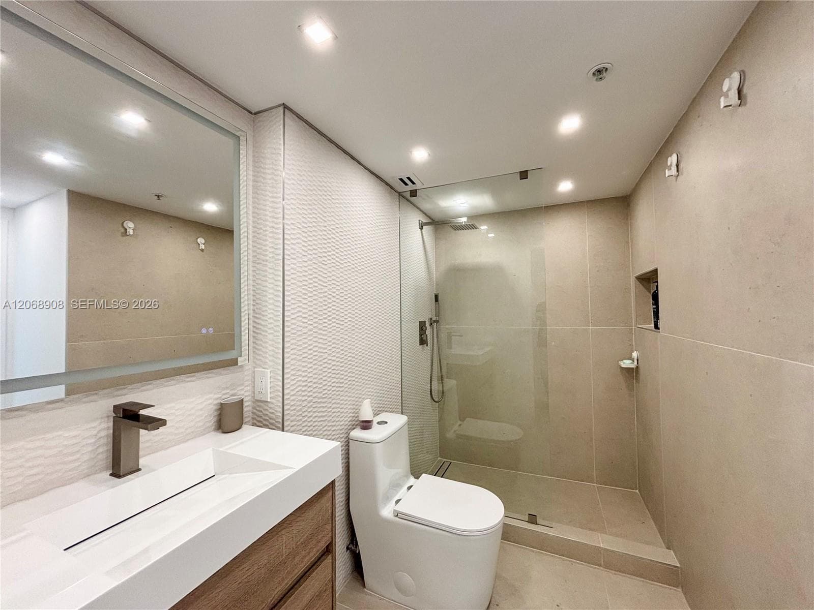 CLEARVIEW TOWERS CONDO · #604 in Miami Beach - Photo 9