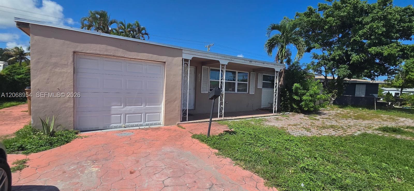 601 W Sample Rd photo 2
