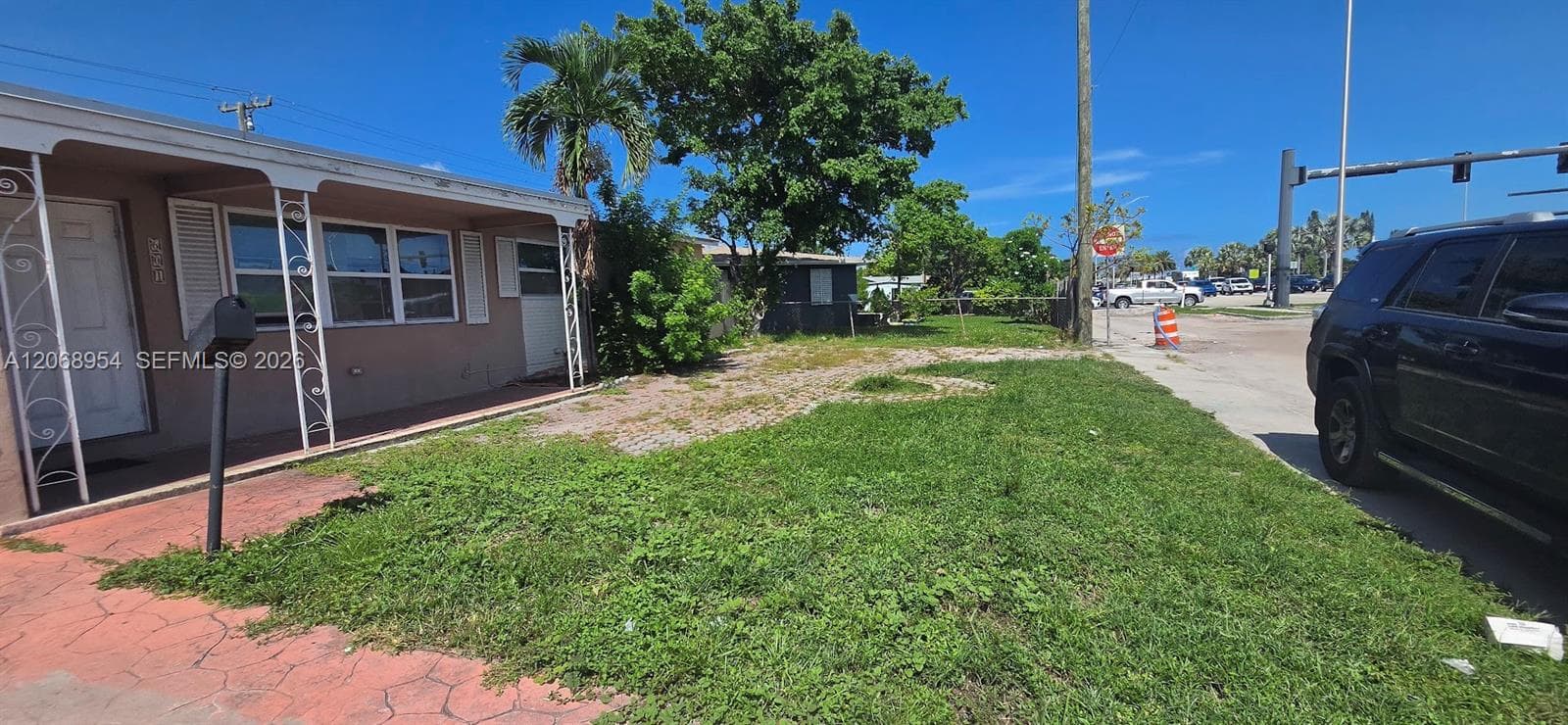 601 W Sample Rd photo 5