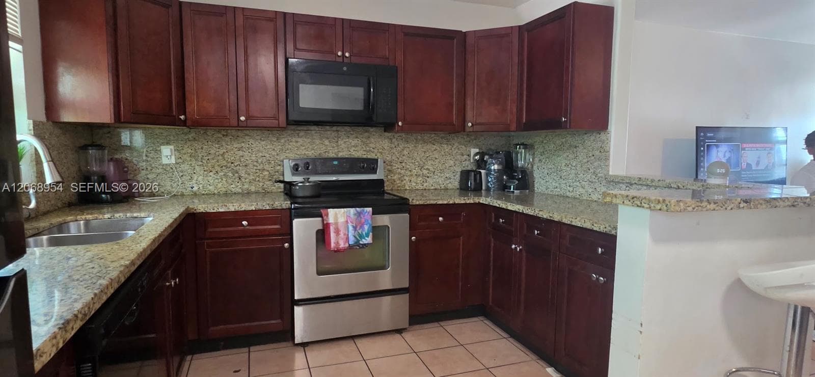 601 W Sample Rd photo 21