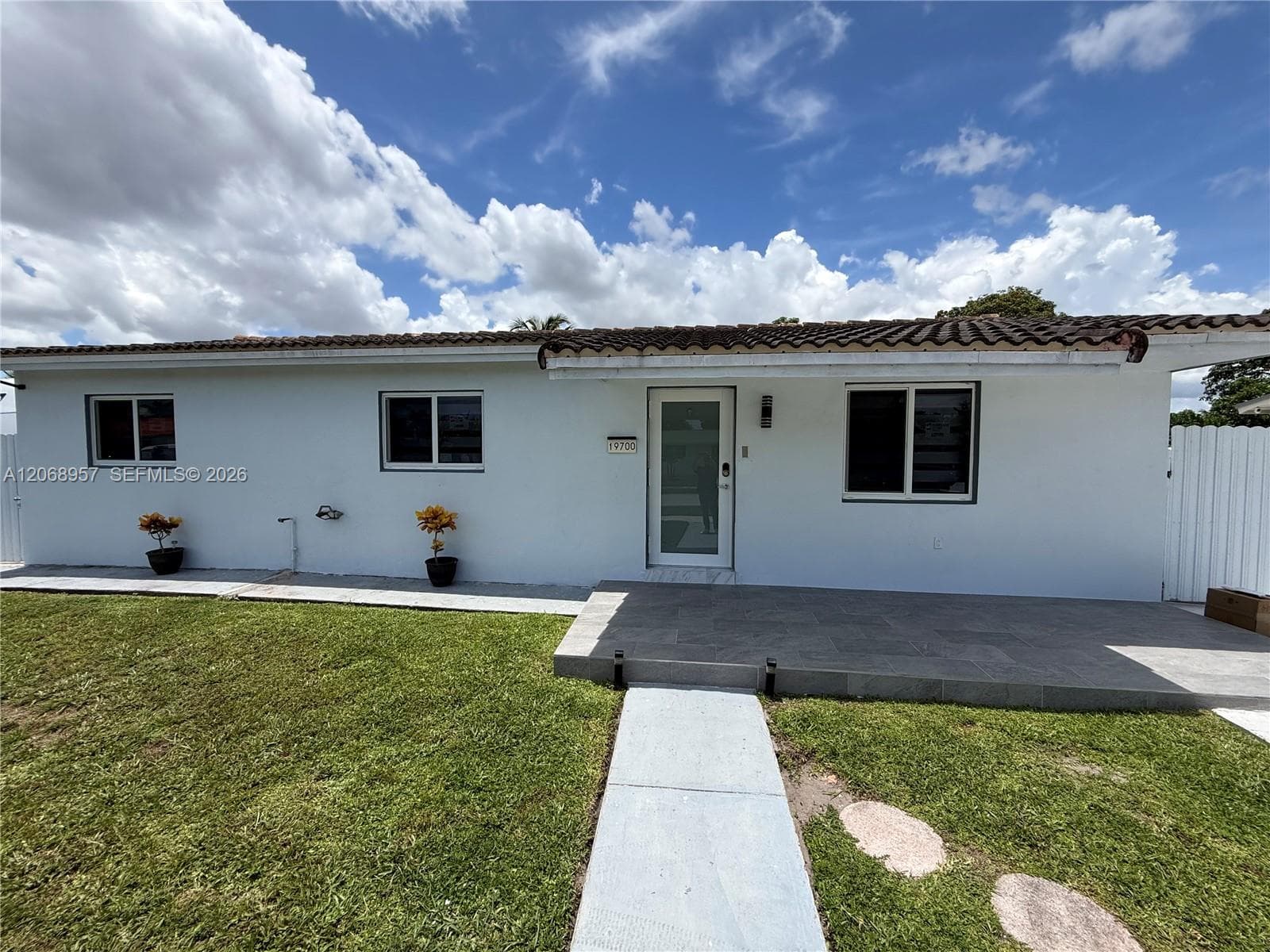 19700 NW 44th Ave #. photo 2