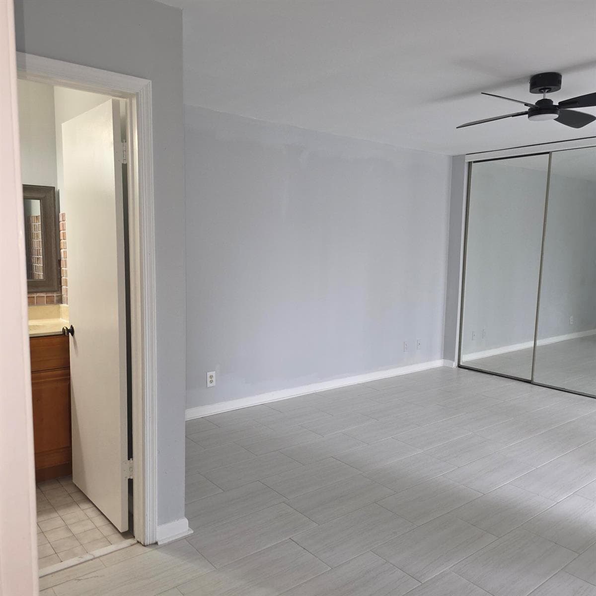 Master bedroom with Bathroom
