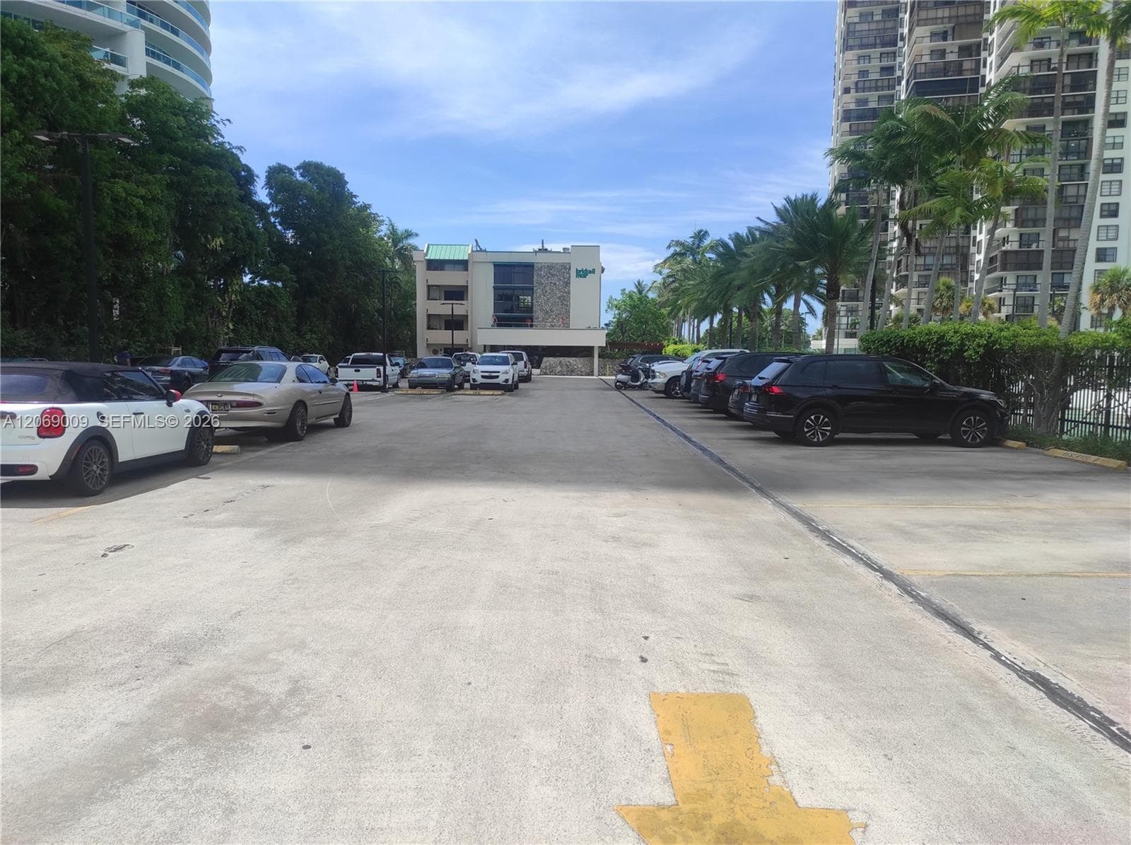 BRICKELL MAR CONDO · #96 in Miami - Photo 15