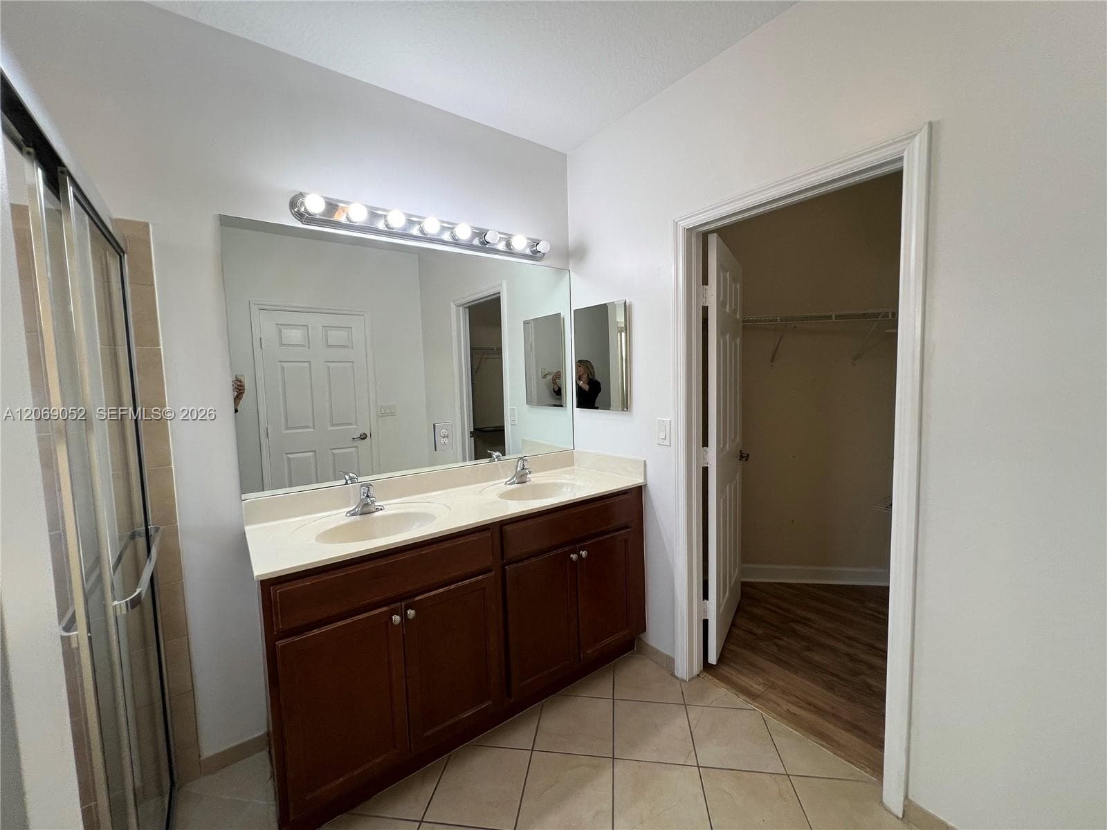 2410 NE 4th St #2410 photo 18
