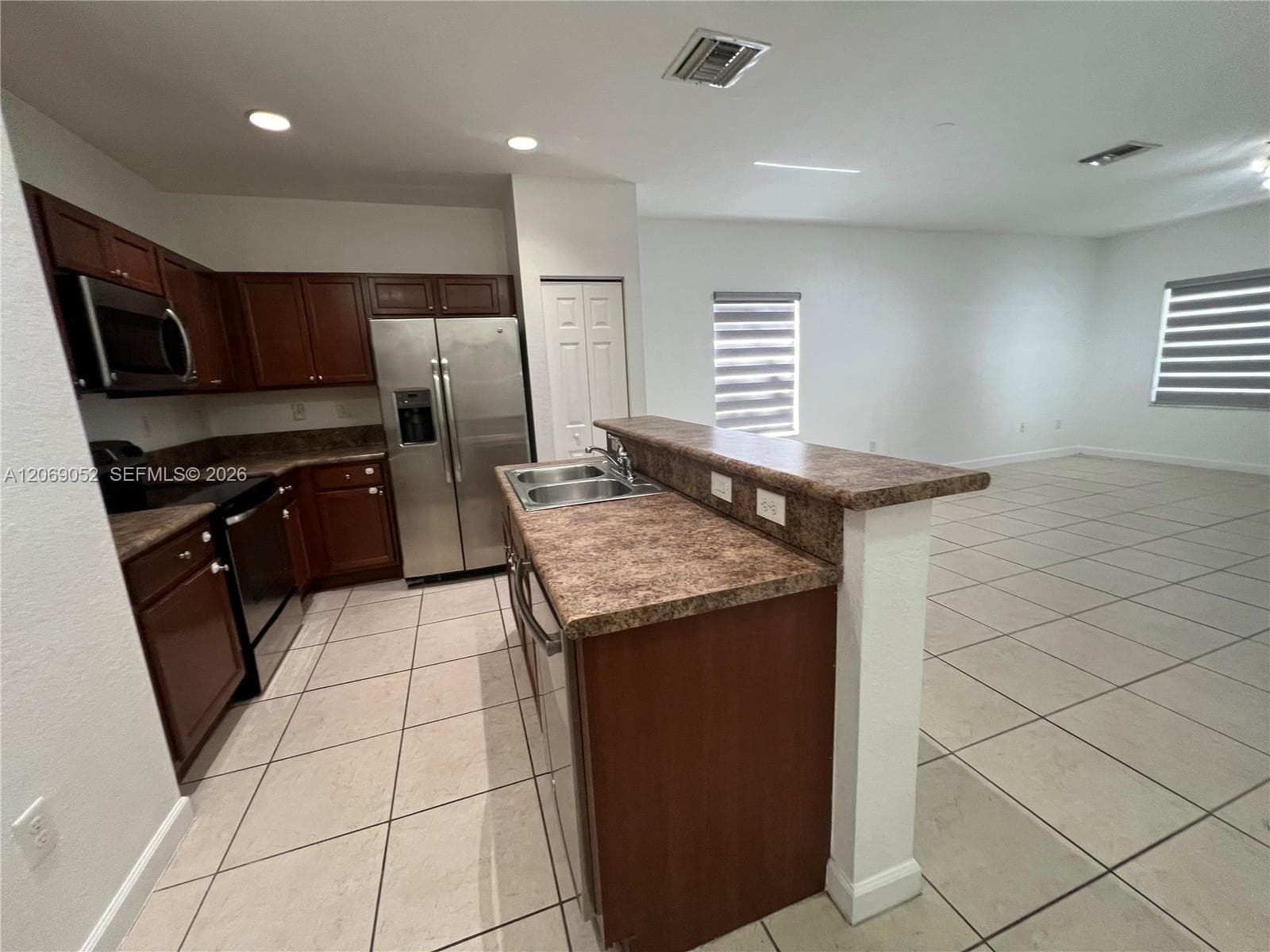 2410 NE 4th St #2410 photo 11