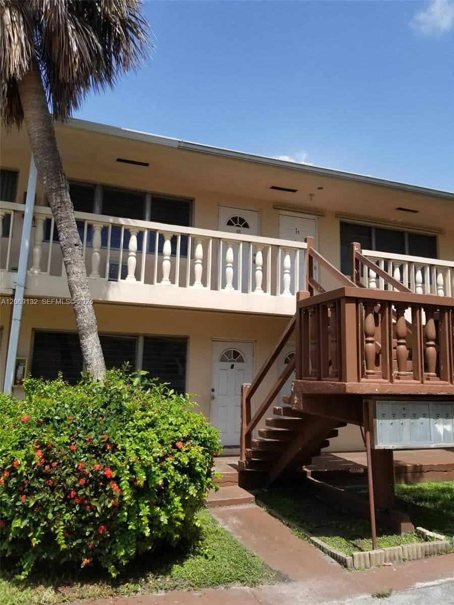 PARK SIDE MANOR D CONDO I · #18 in Hallandale Beach - Photo 2